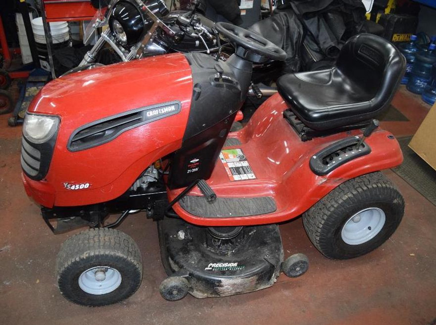 (8) Cars, Pickups & SUVs - Automotive Tires & Wheels