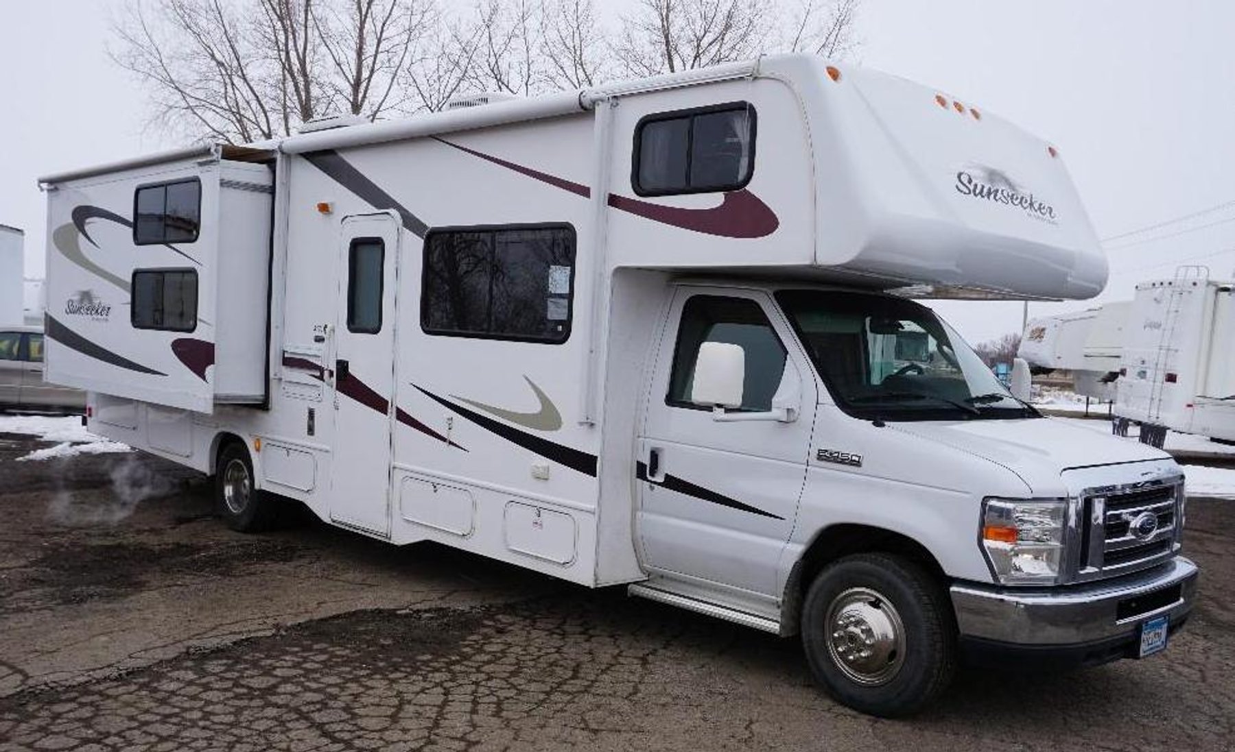 ​​​​​​​2011 Forest River Sunseeker 3170 32' Motorhome