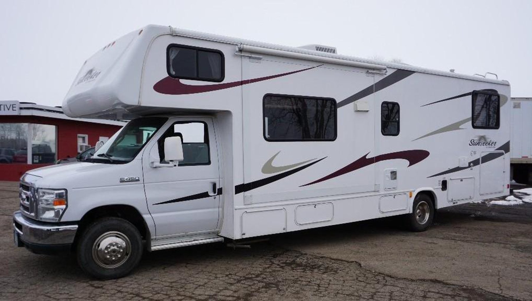 ​​​​​​​2011 Forest River Sunseeker 3170 32' Motorhome