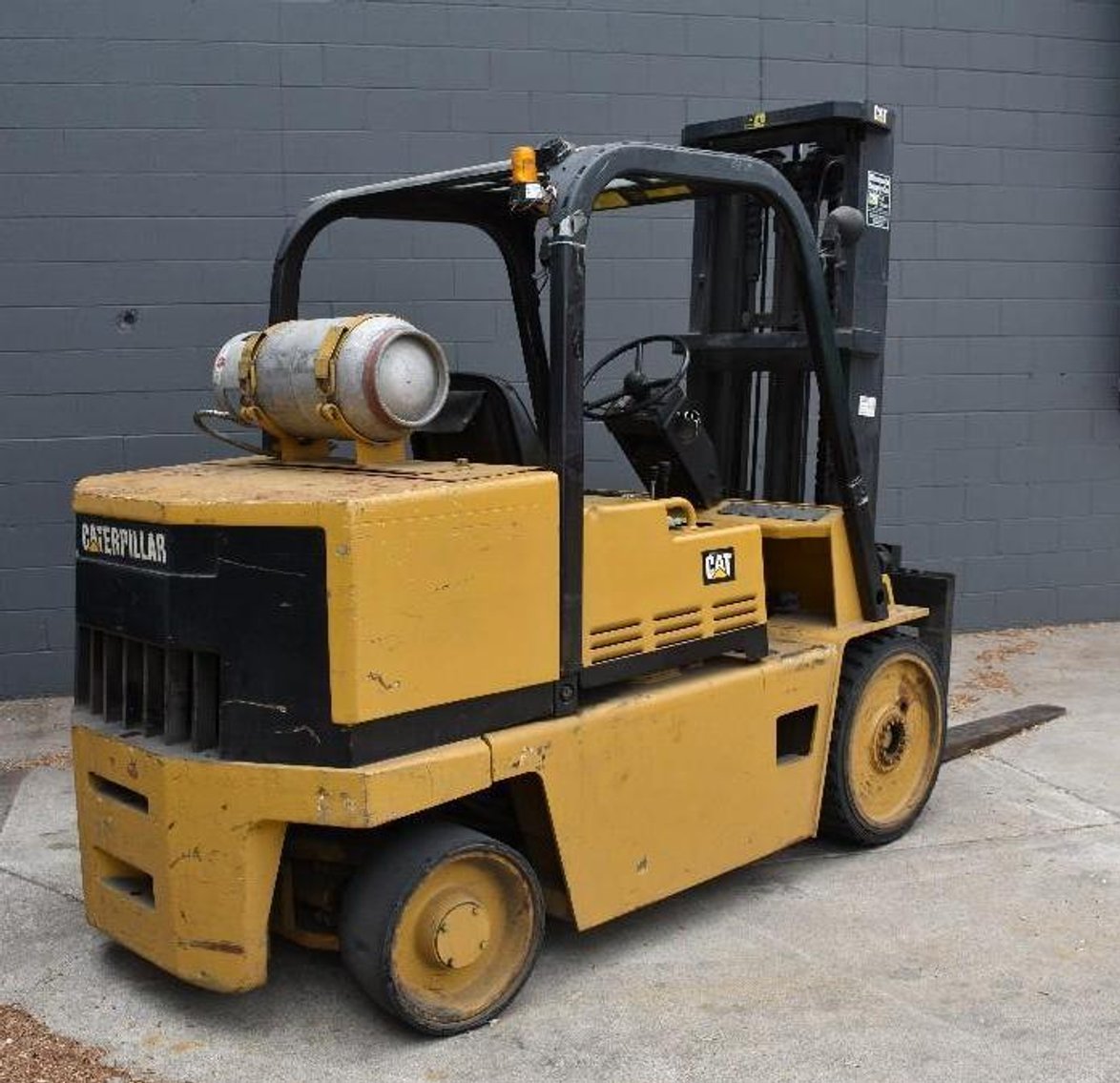 Caterpillar T125D 12,500 Lb. Forklift