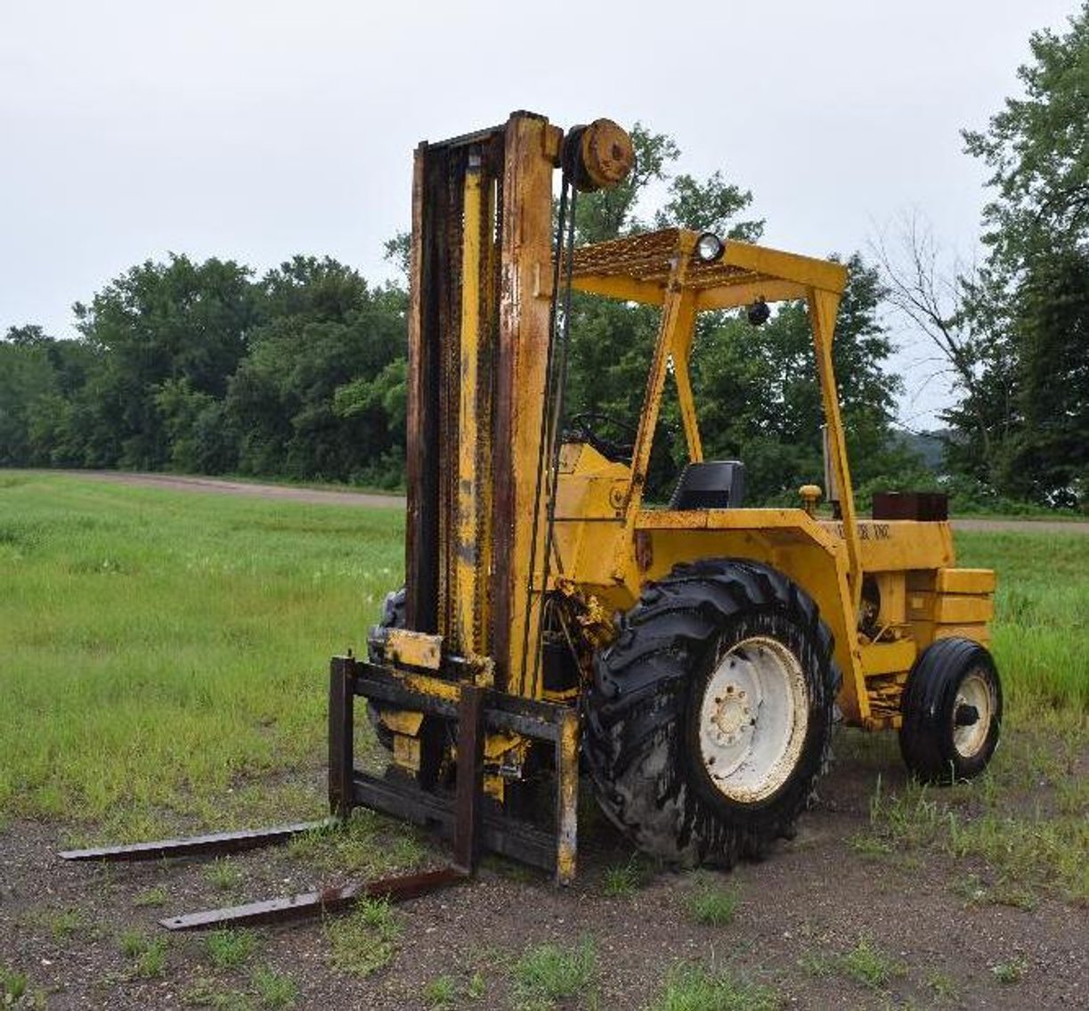 International 700 Forklift, 1994 GMC Sierra 4X4 & Stewart Warner Air Compressor