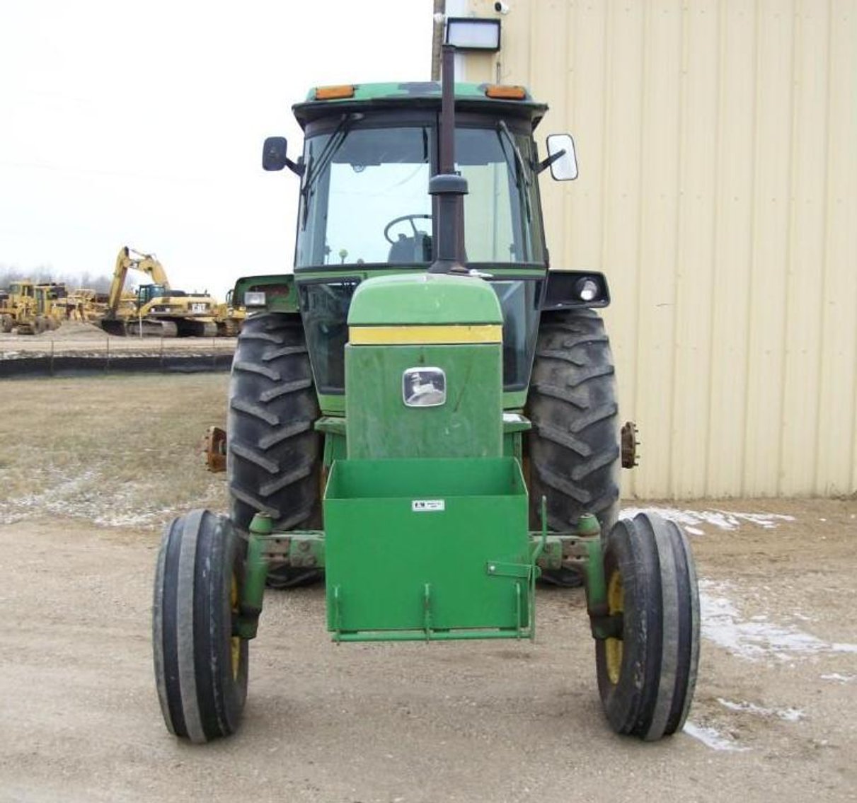 Komatsu FG18HT-16 Forklift - 1974 John Deere 4230 Tractor