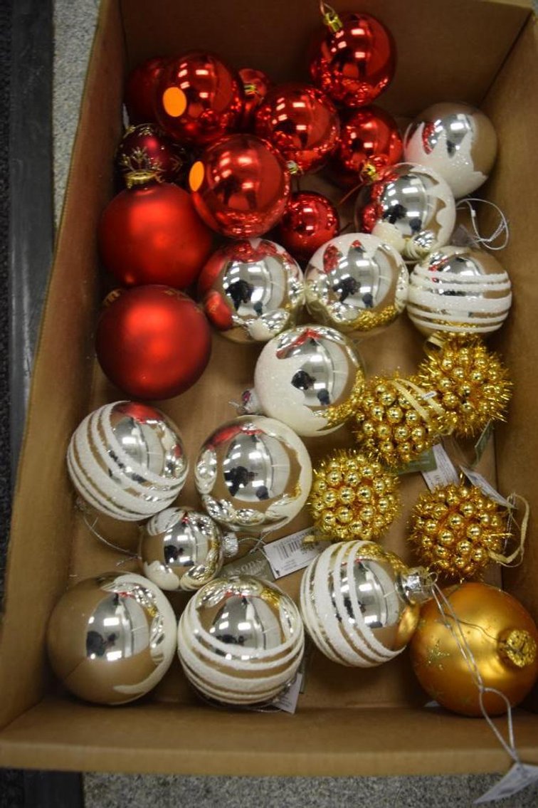 Christmas Ornaments and Decor