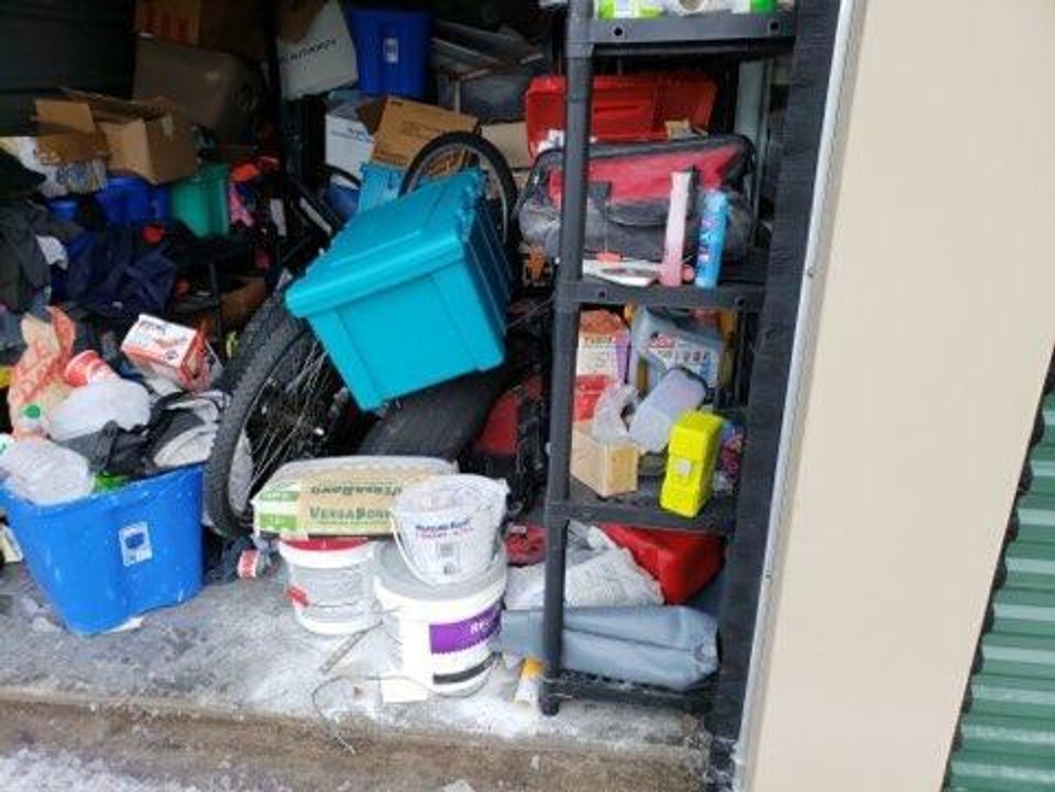 (1) 10X20 Storage Unit