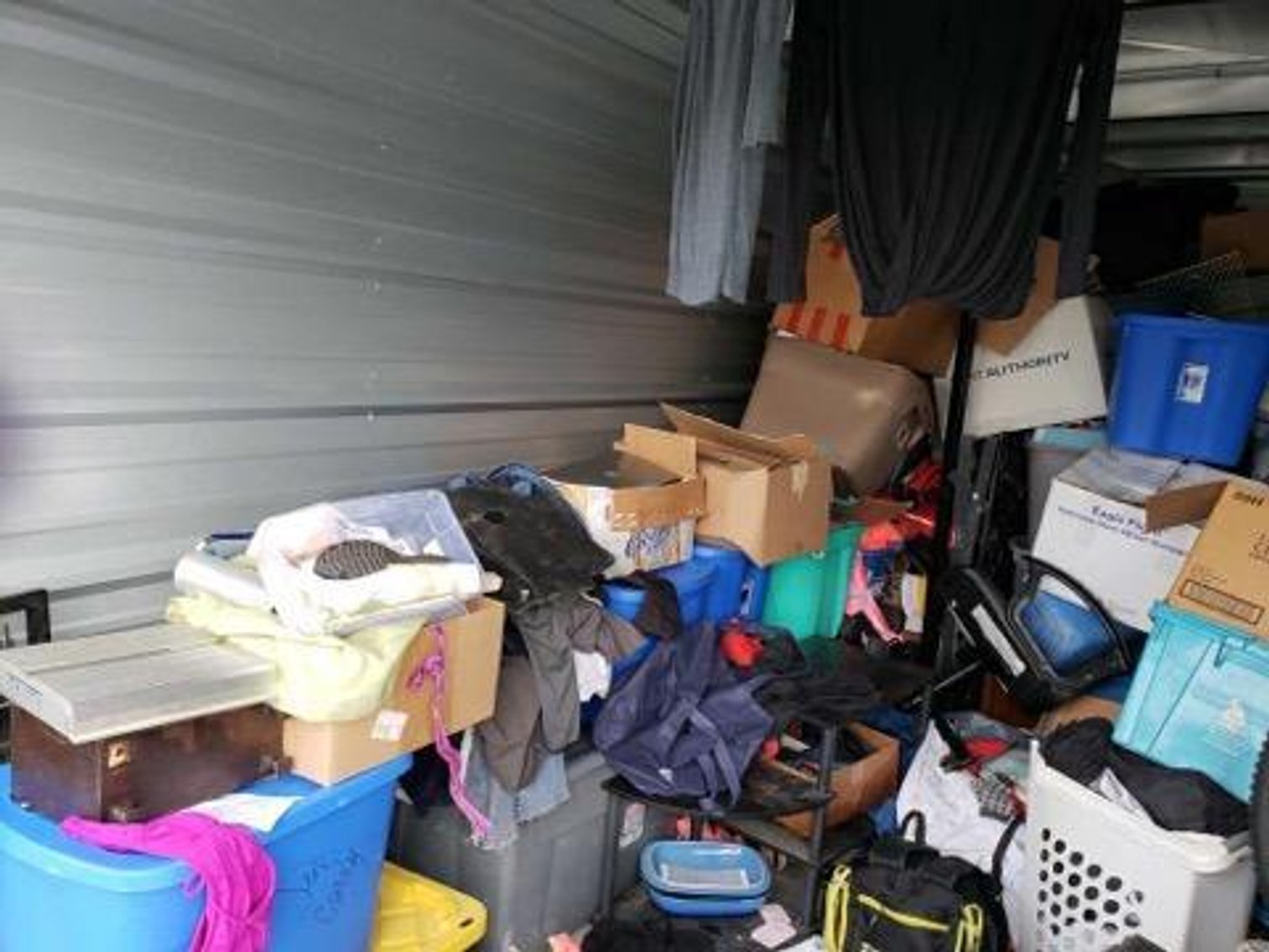 (1) 10X20 Storage Unit