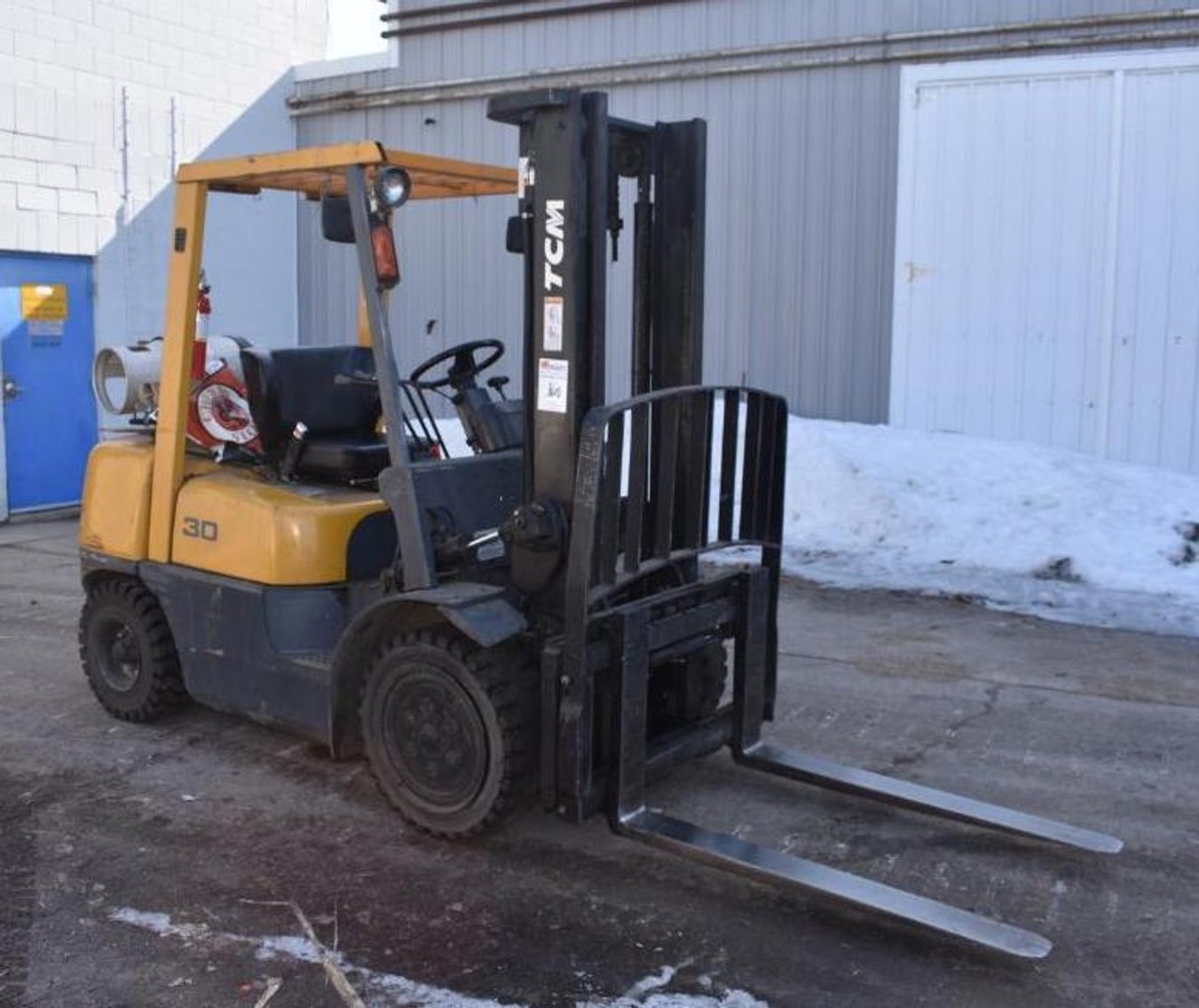 (6) Forklifts, Allis-Chalmers 655 Crawler Loader, Articulating Loader & Forklift Chargers
