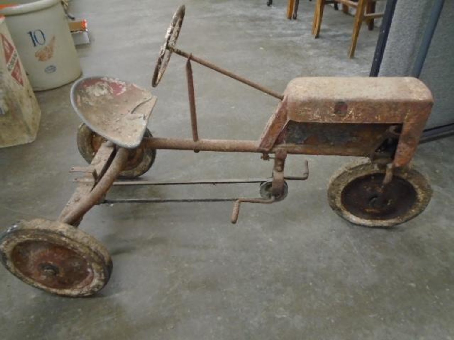 Sauk Rapids Furniture, Collectibles & Tools