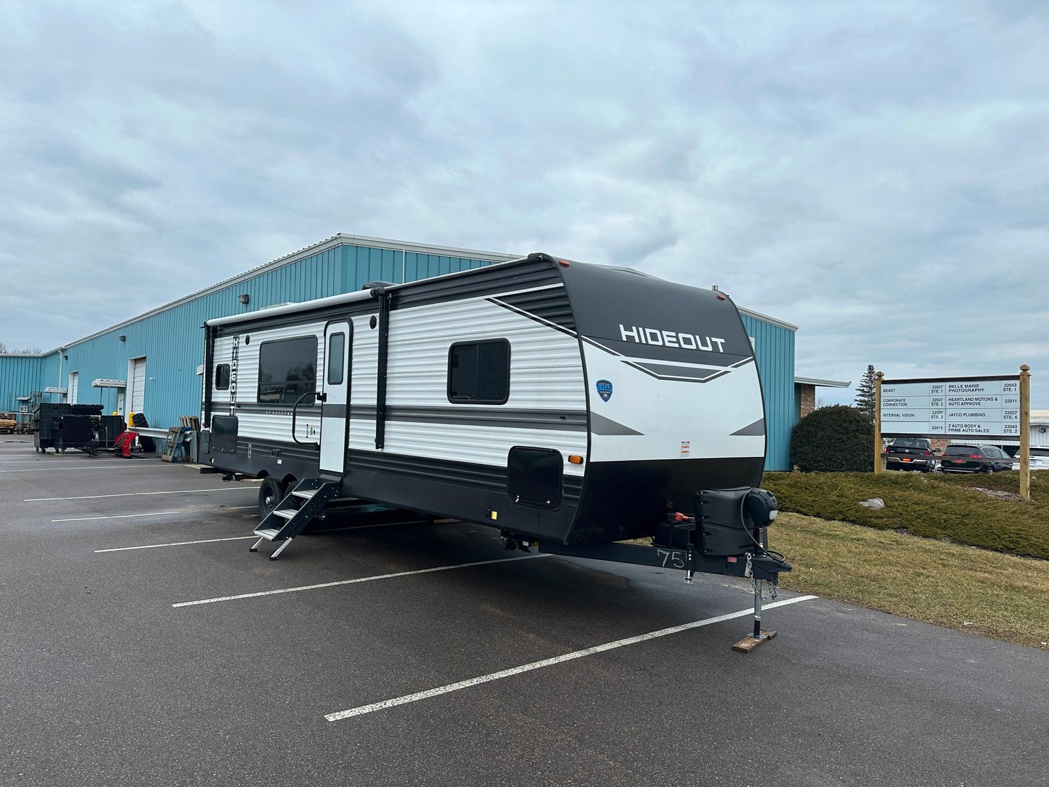 2023 Keystone Hideout 28RKS Camper &  2022 Heartland BH 250 Camper