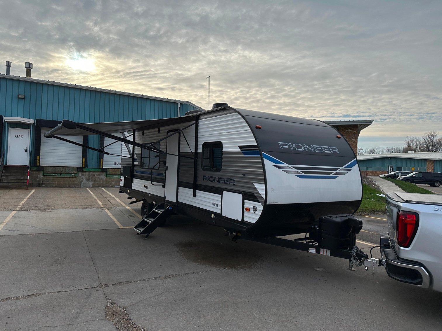 2023 Keystone Hideout 28RKS Camper &  2022 Heartland BH 250 Camper