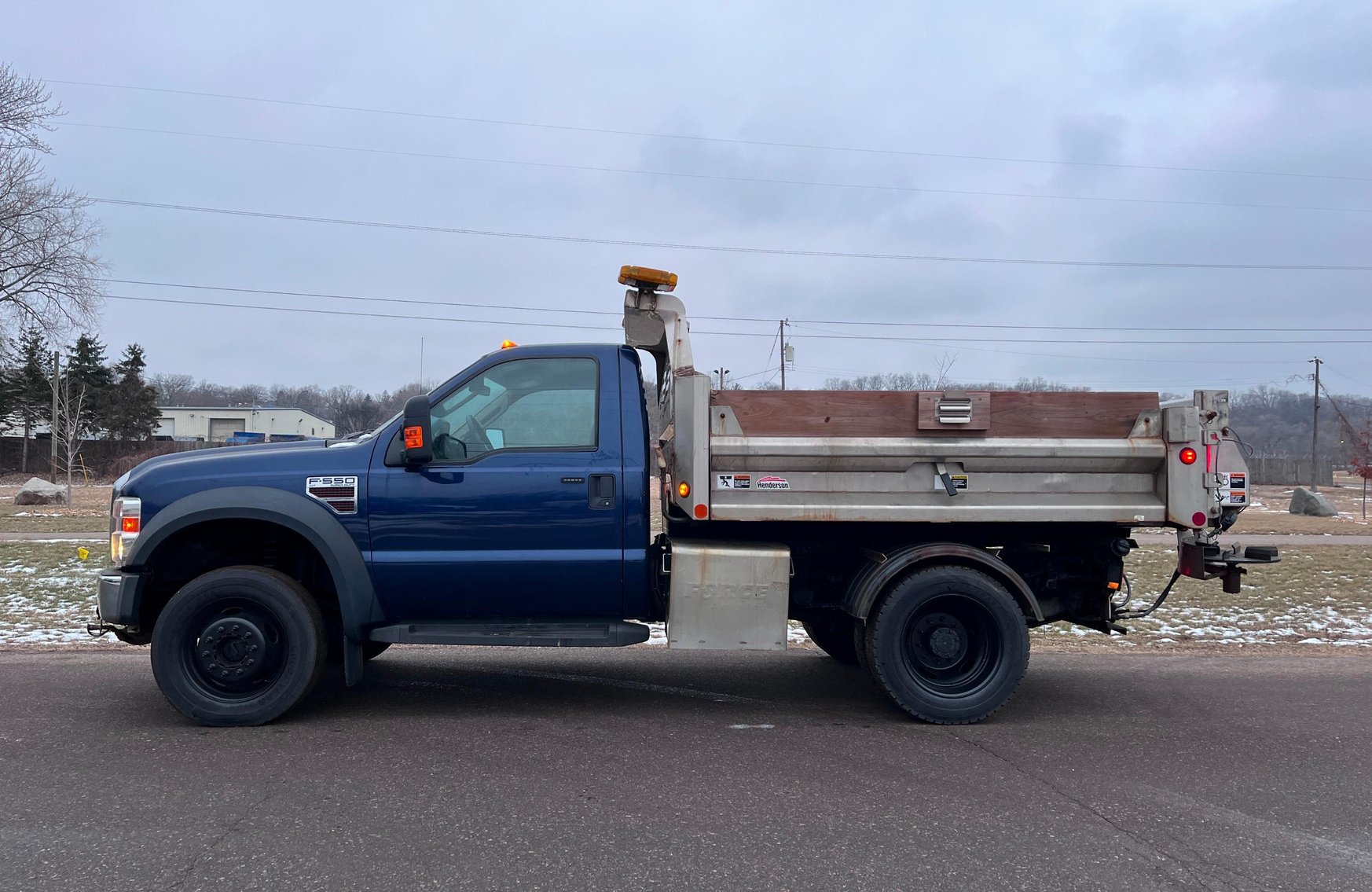 2008 Ford F-550 Super Duty XLT With Salt Spreader