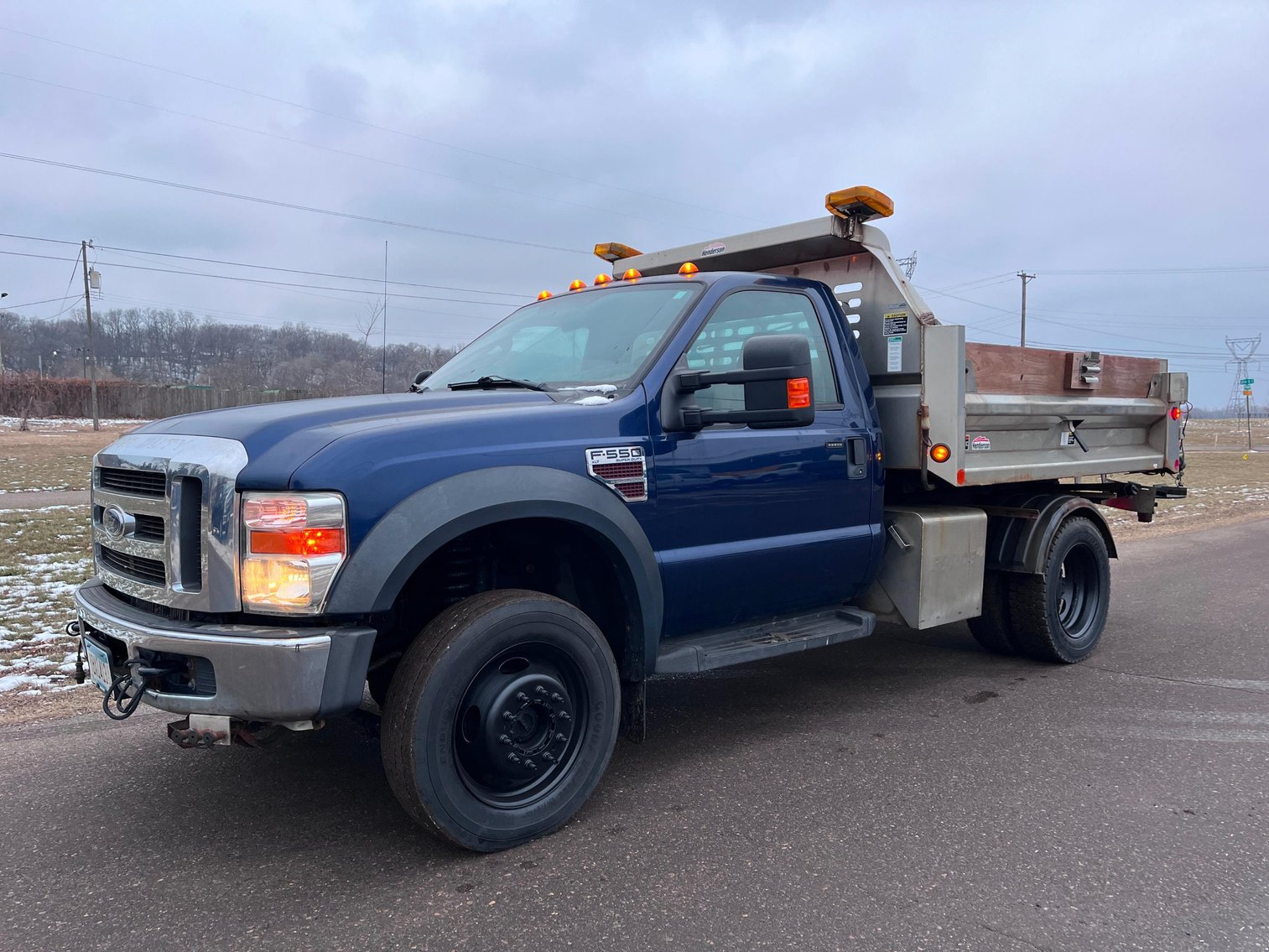 2008 Ford F-550 Super Duty XLT With Salt Spreader