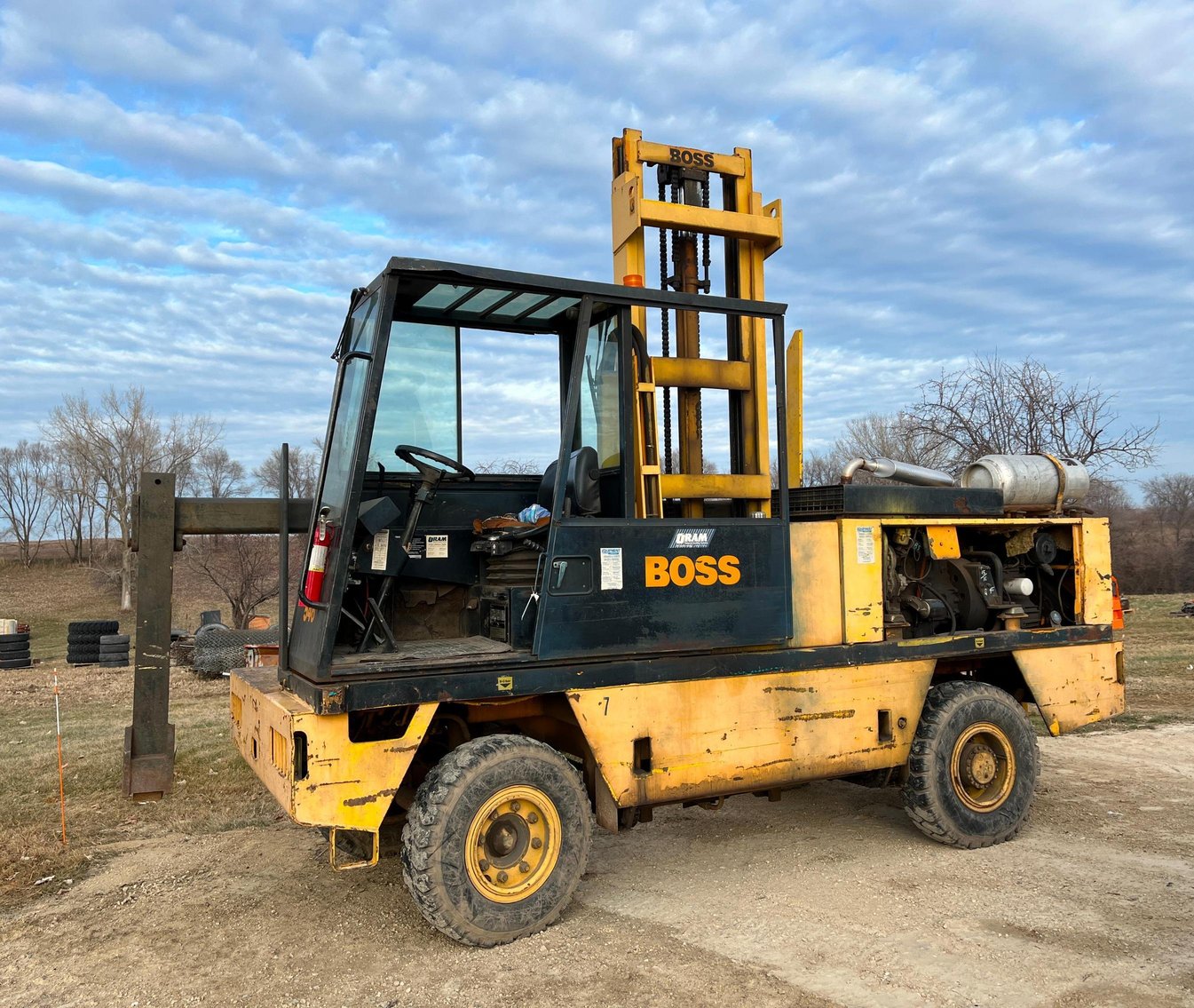 1989 Boss 546MK58-2 Propane Material Handler & Taylor Steel Wrecker Body