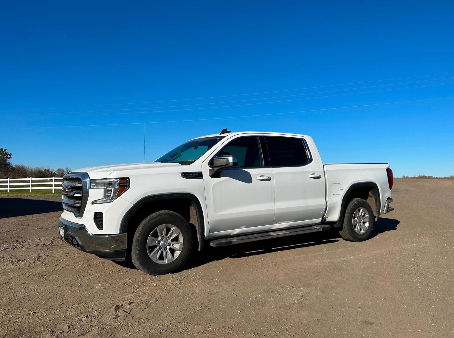 2019 GMC 3500 Denali & 2019 GMC 1500 SLE Crew Cab Pickup Truck