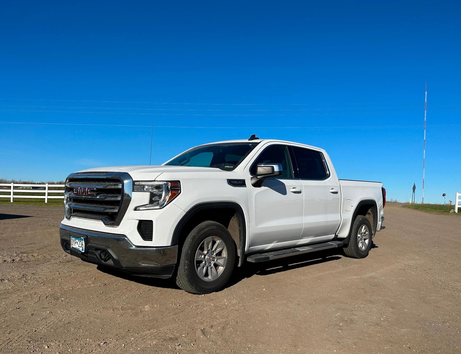 2019 GMC 3500 Denali & 2019 GMC 1500 SLE Crew Cab Pickup Truck