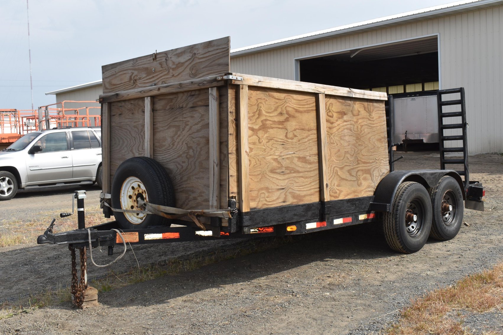 2004 Dressen 16' Flatbed, 5th Wheel Hitch & Lawn Care