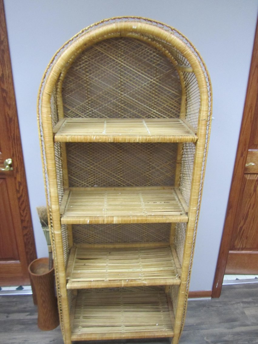 Green Owl Gallery & Painted Turtle Quilt Shop Liquidation Auction, Aitkin, MN