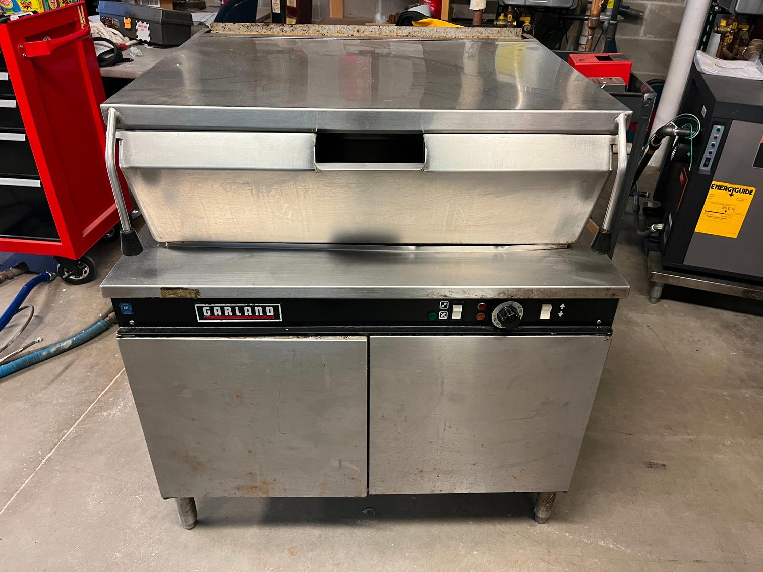 Ogilvie Public School Surplus: 2006 Dodge Grand Caravan, Lunch Tables 109858