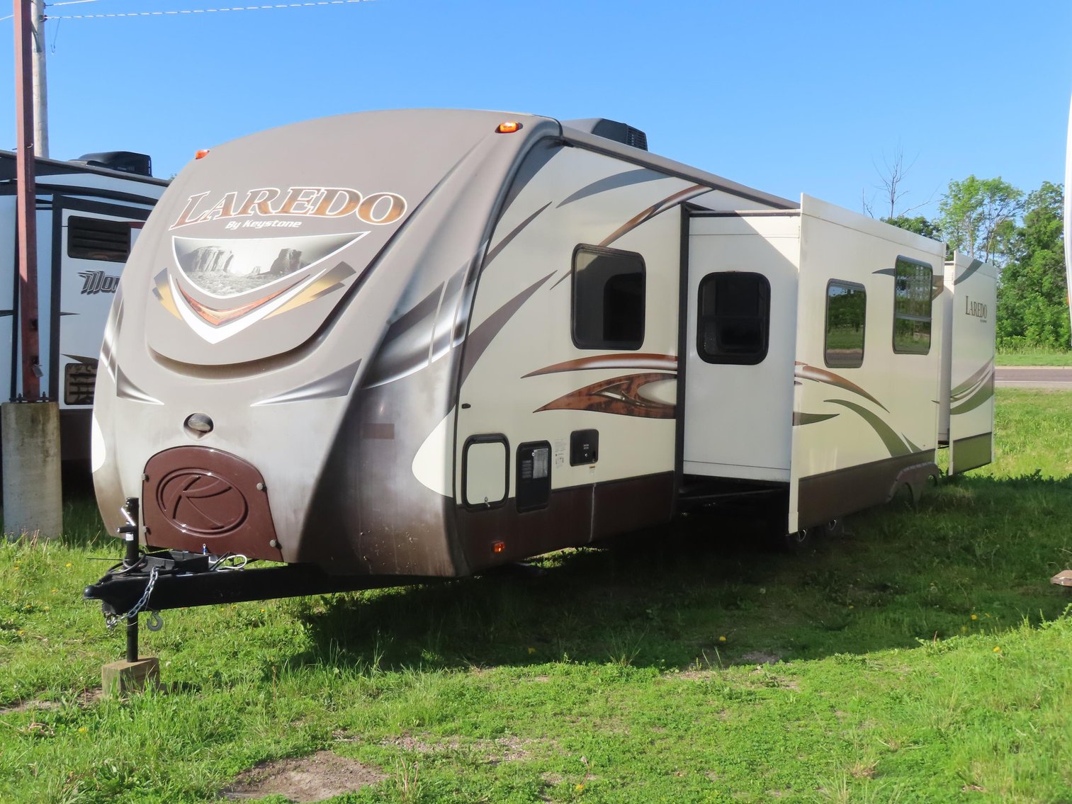 26 Units: Toy Hauler, Motorhome, (5) 5th Wheels, (19) Travel Trailers