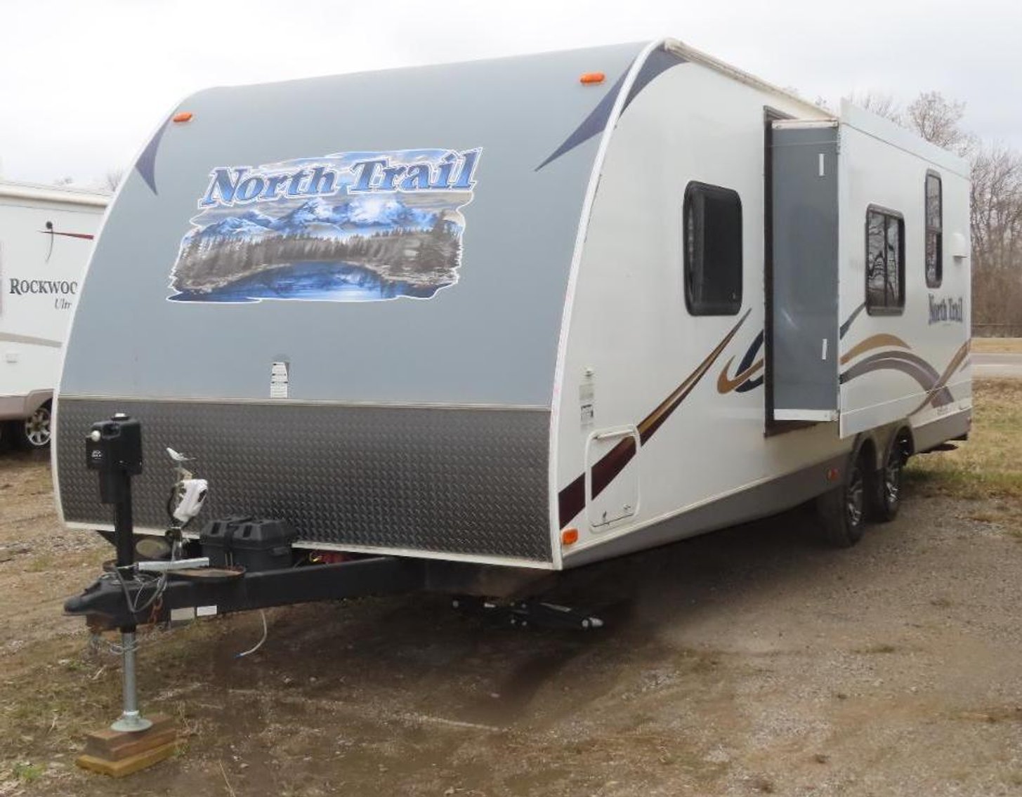 26 Units: Toy Hauler, Motorhome, (5) 5th Wheels, (19) Travel Trailers