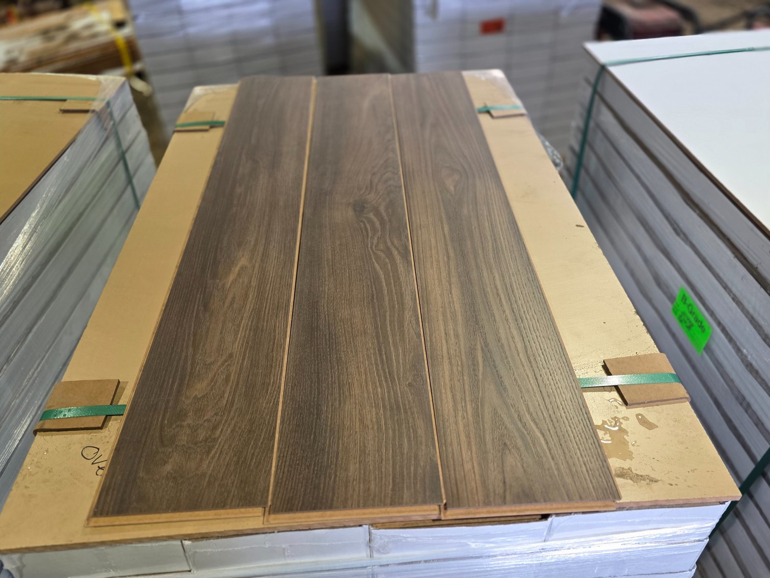 Luxury Click Plank Flooring: 20,000+ Sq Ft: #1 (154062)