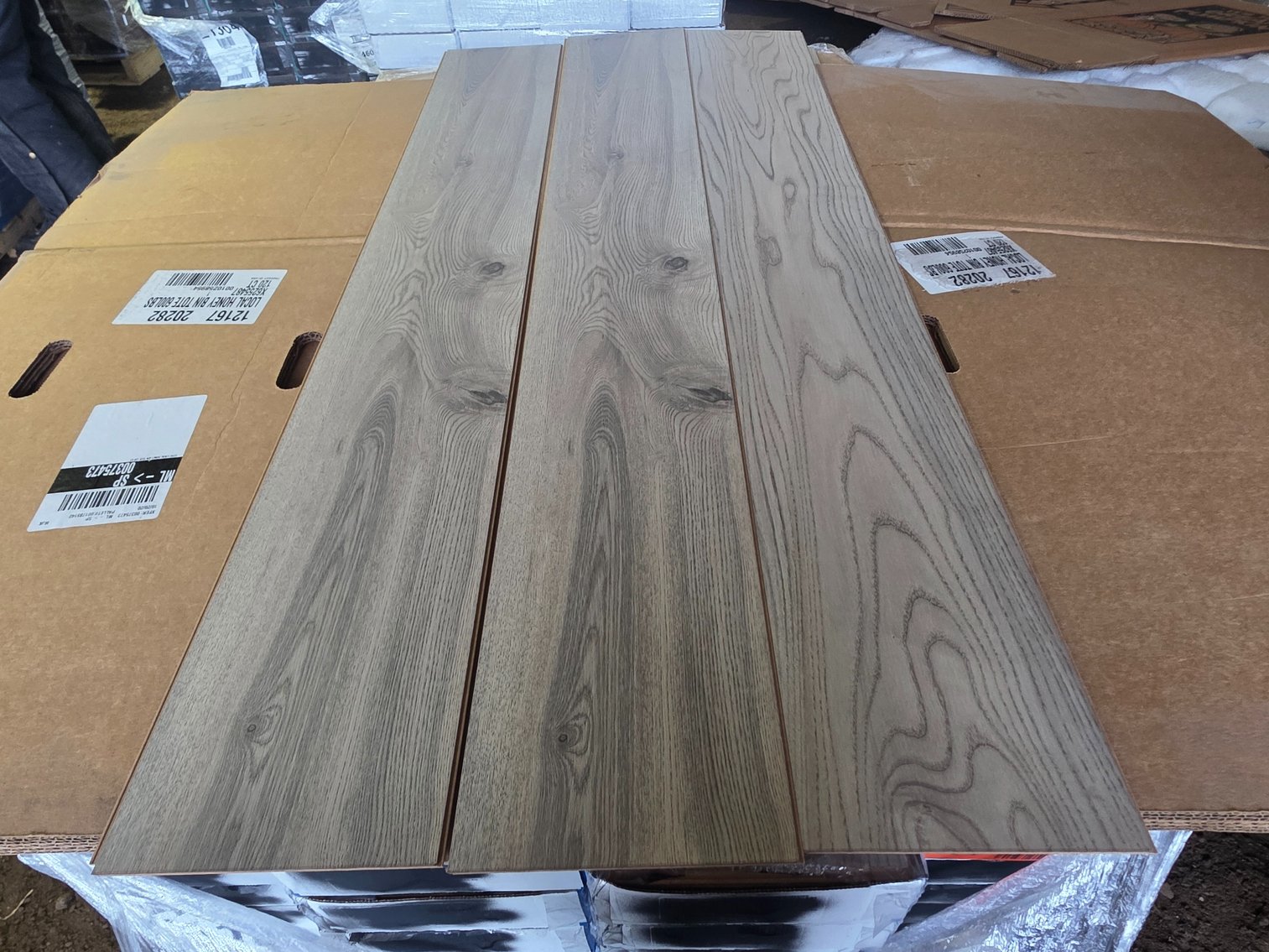 Luxury Click Plank Flooring: 20,000+ Sq Ft: #1 (154062)