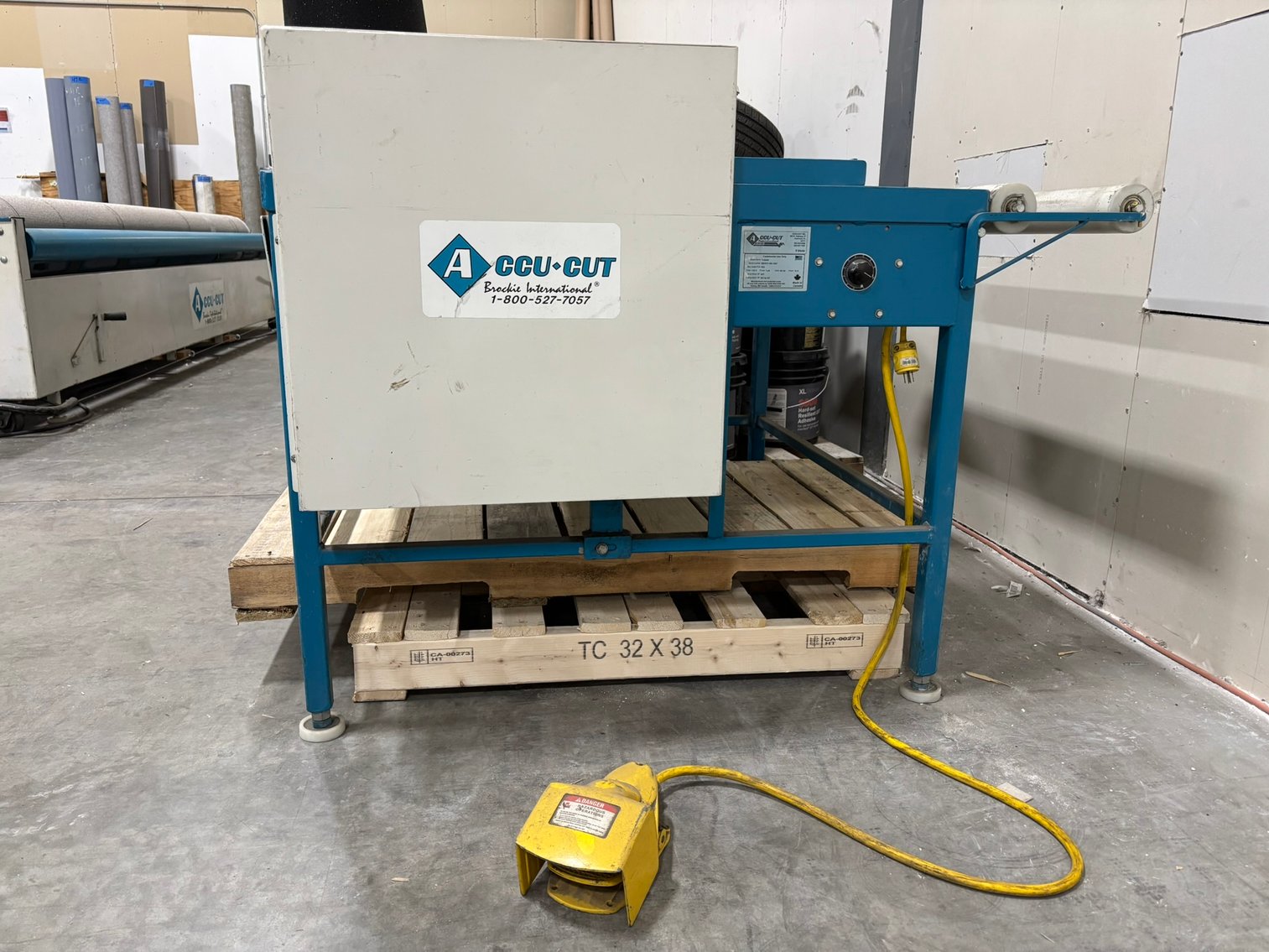 Flooring (Vinyl, Linoleum, Rubber) & Industrial Equipment