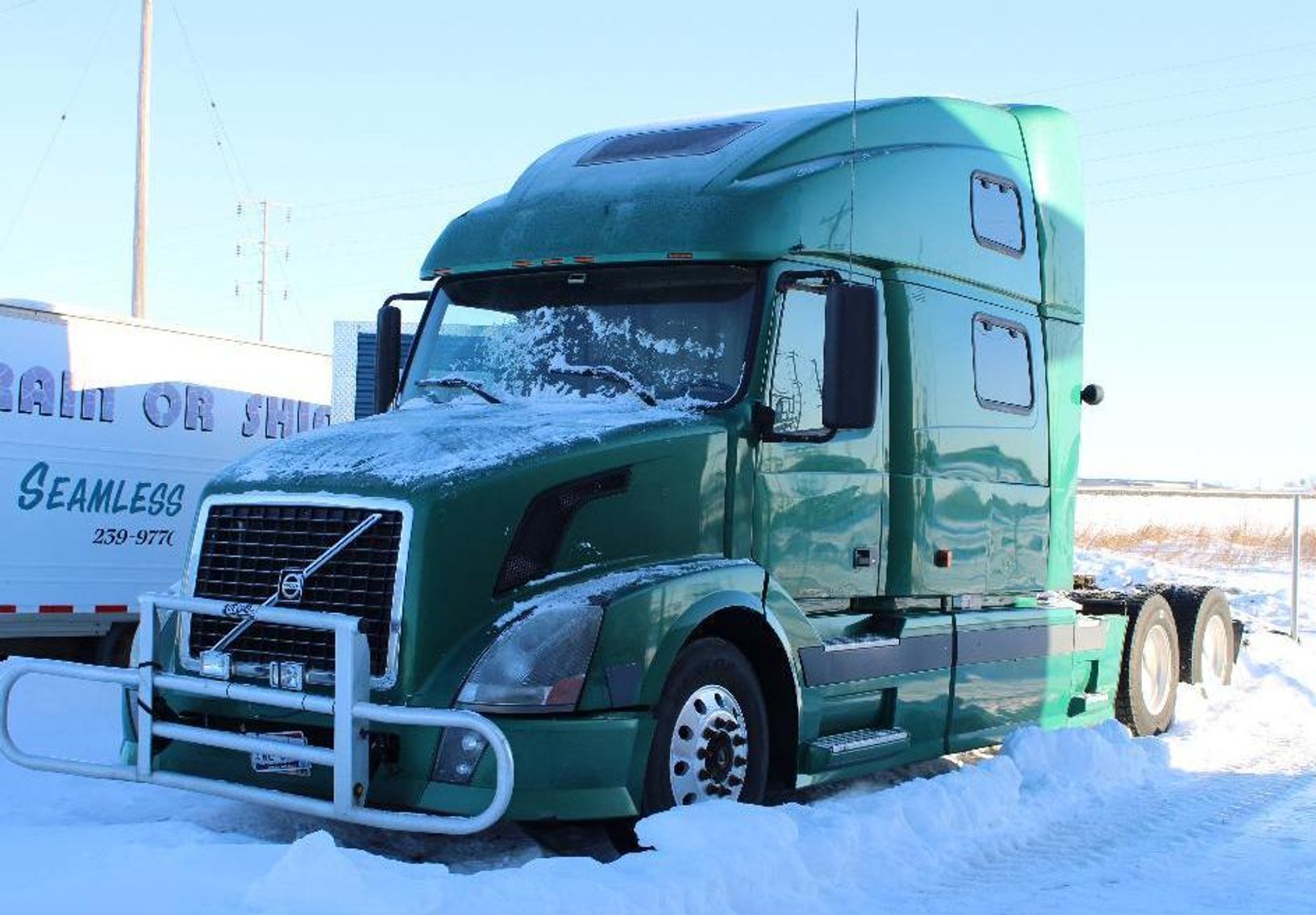 2006 Volvo Semi, Vehicles, Ice House, Advance Floor Scrubber, Tools & More