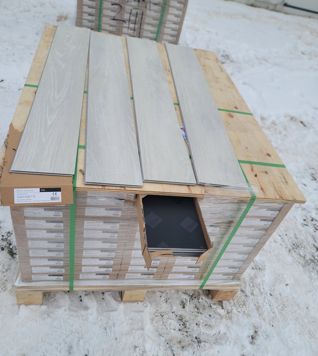 Waterproof Luxury Vinyl Click Planks (135137)