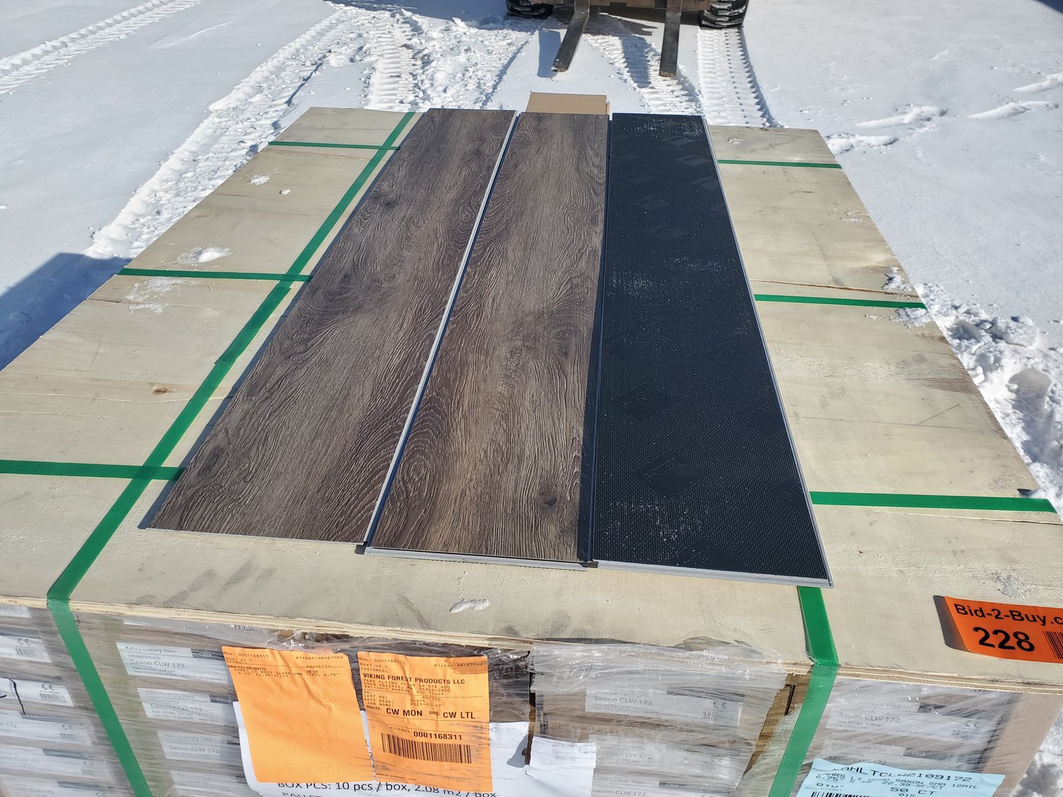 Waterproof Luxury Vinyl Click Planks (135137)