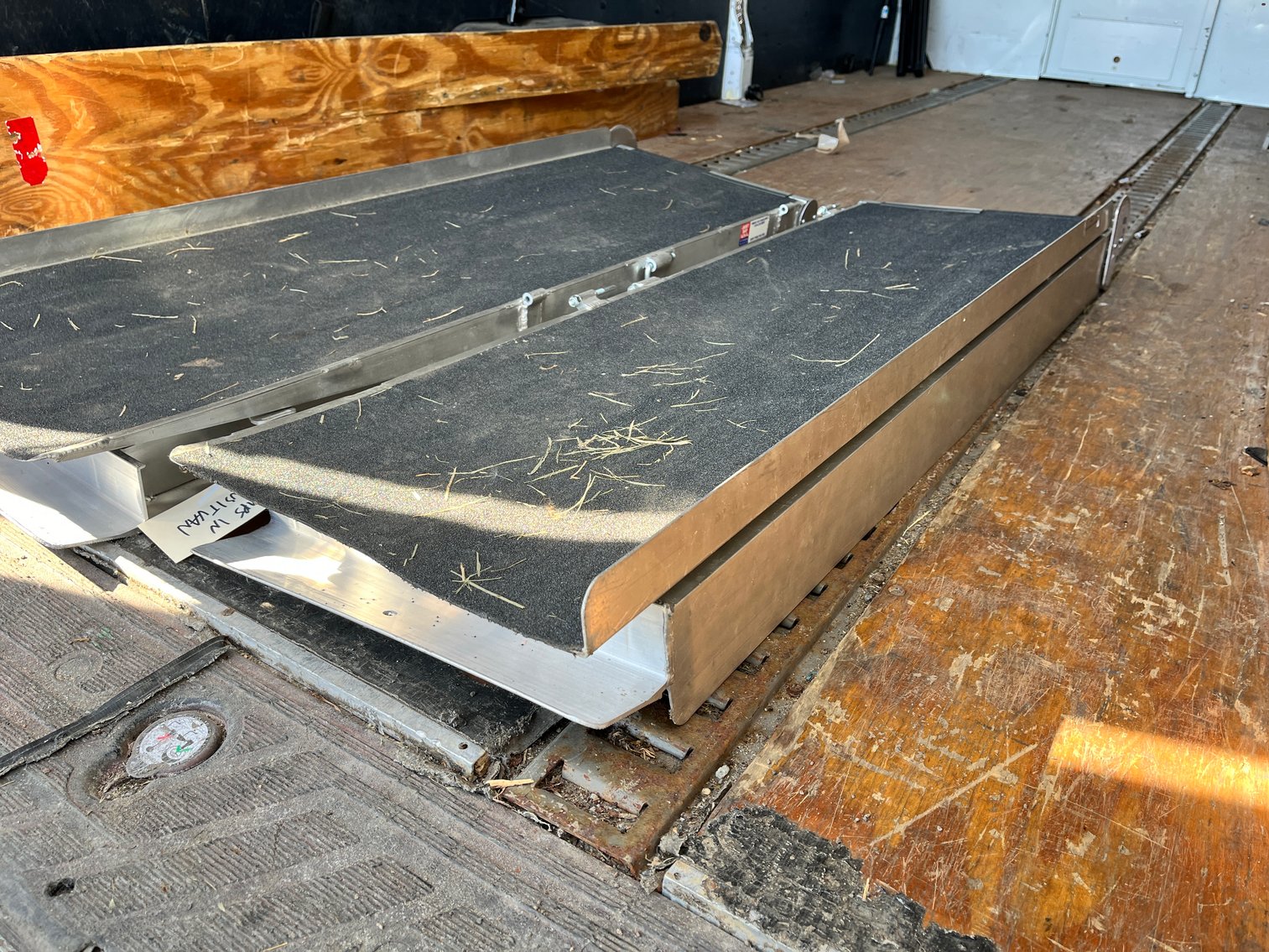 2015 Ford 250 Transit Van (133032)