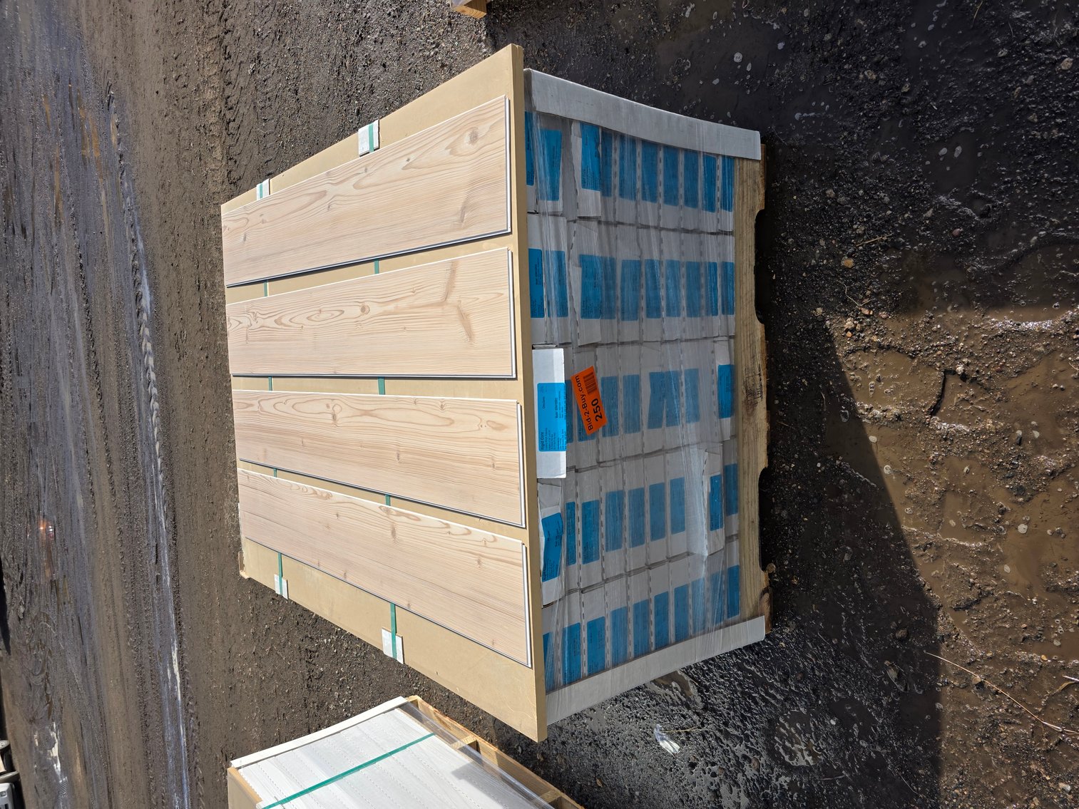 Waterproof Luxury Vinyl Click Planks With Pad (136191)