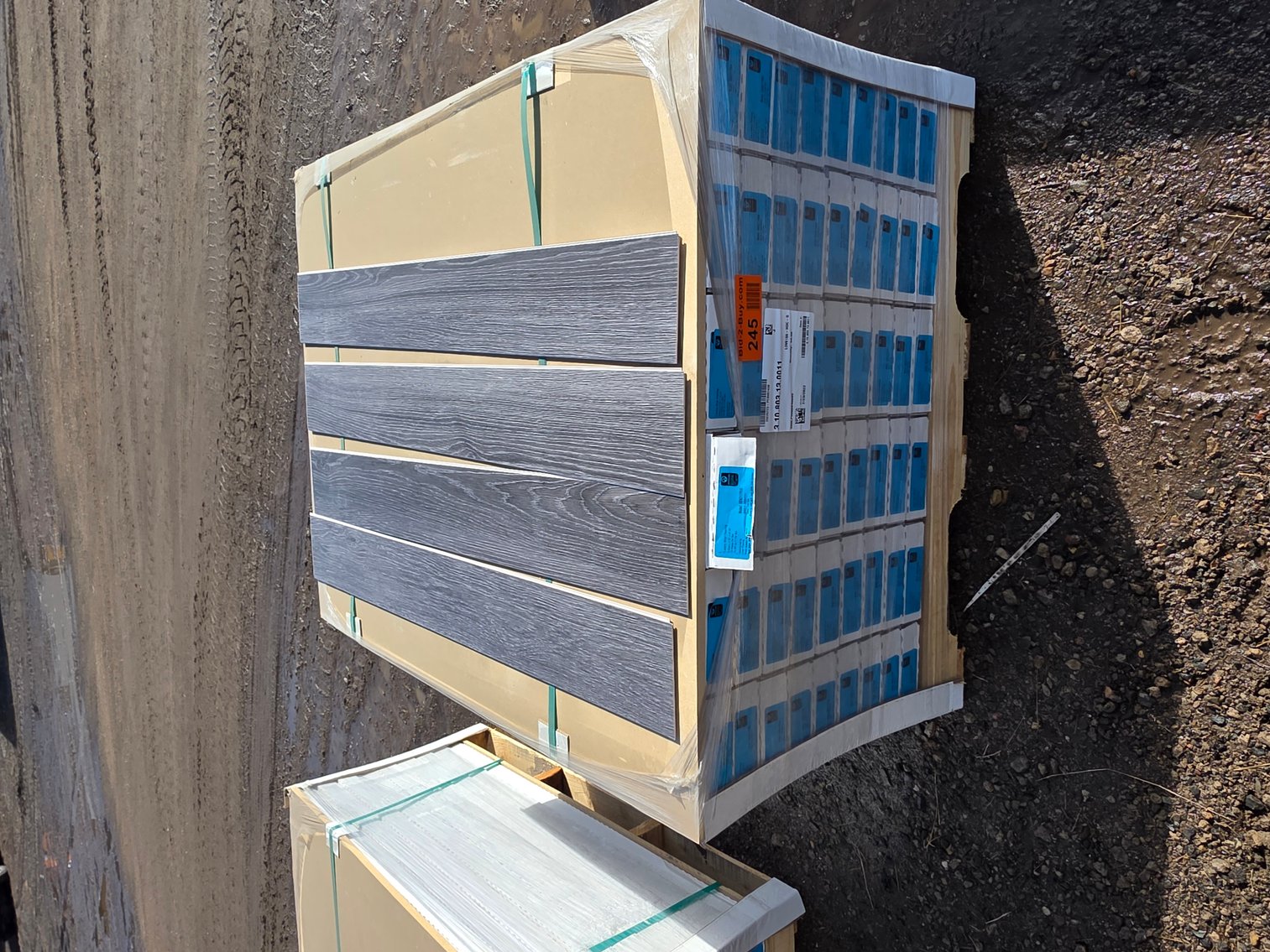 Waterproof Luxury Vinyl Click Planks With Pad (136191)