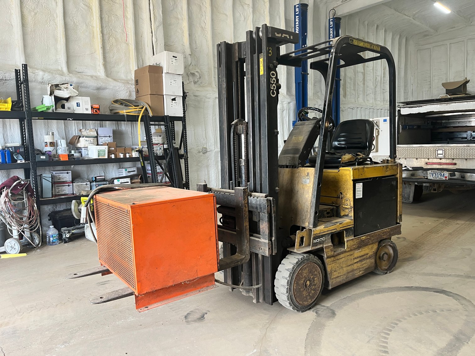 Spray Foam Trailer, Forklifts, Generators (134923)