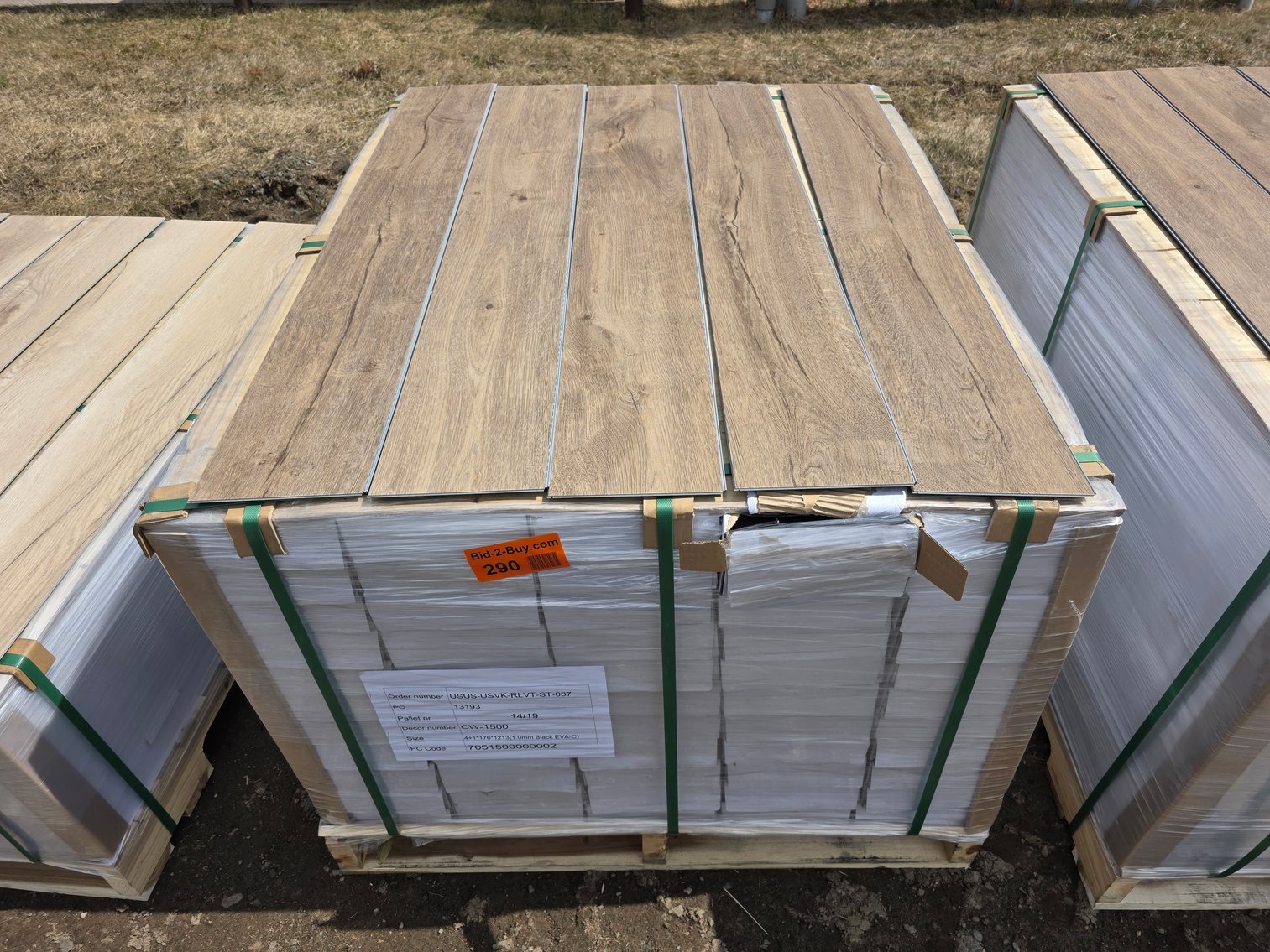 Waterproof Vinyl Click Plank Flooring | Over 25,000 Sq Ft (118478)