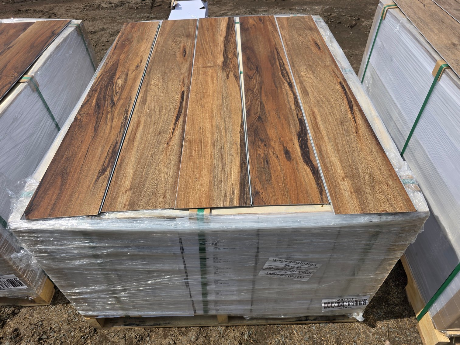 Waterproof Vinyl Click Plank Flooring | Over 25,000 Sq Ft (118478)