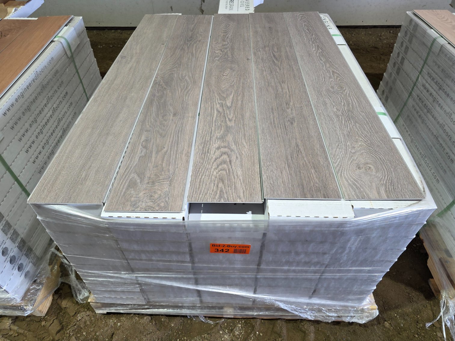 Waterproof Vinyl Click Plank Flooring | Over 20,000 Sq Ft 134156