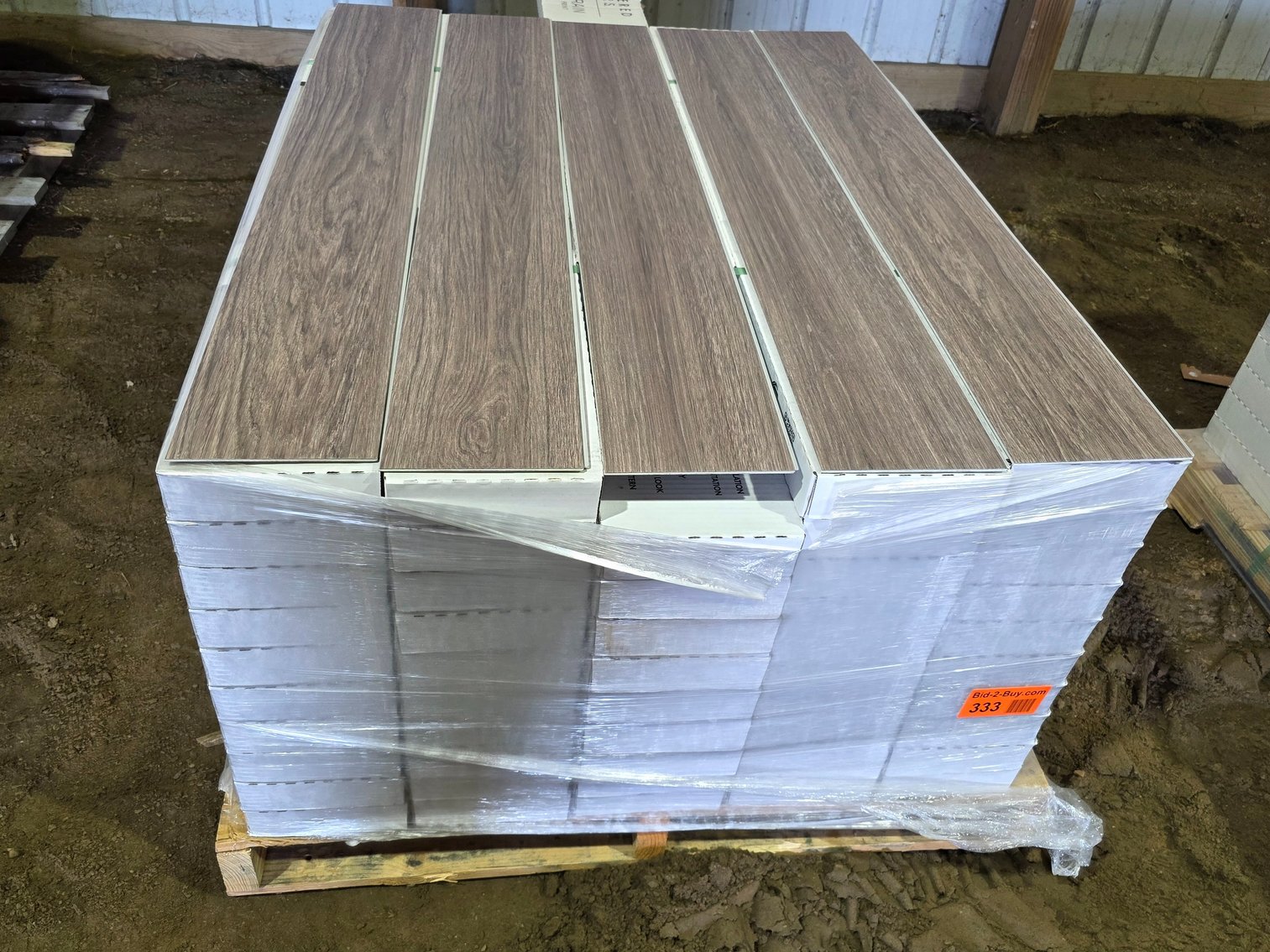 Waterproof Vinyl Click Plank Flooring | Over 20,000 Sq Ft 134156