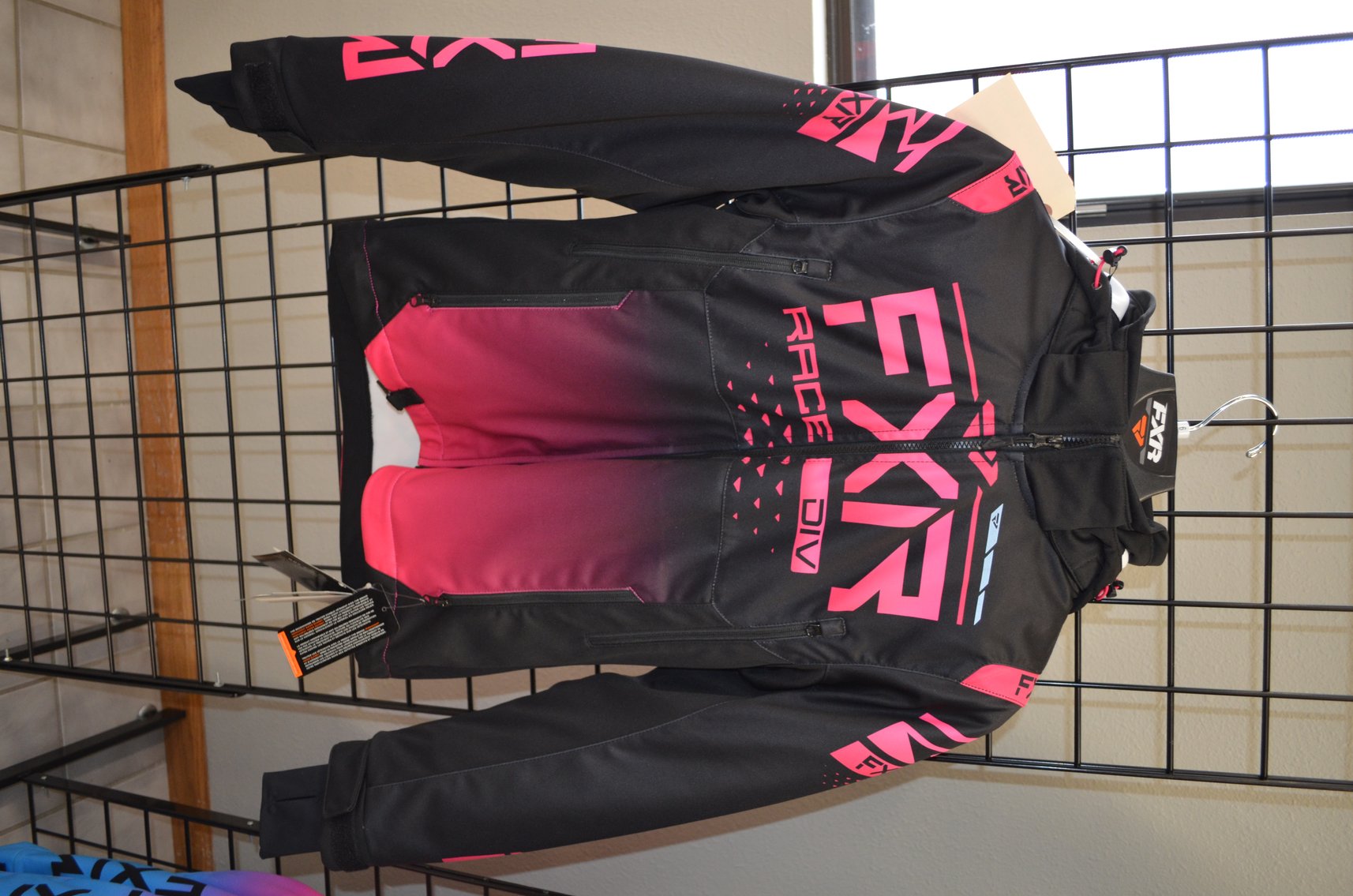 New Cub Cadet Snow Blowers & New Winter Gear (140153)