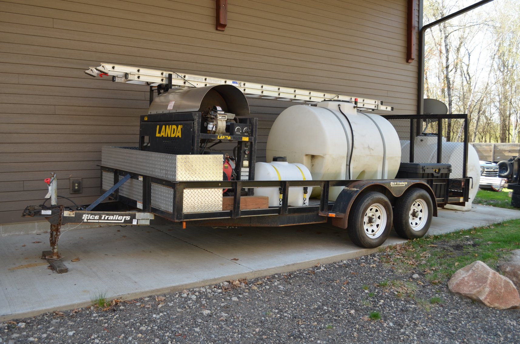 Stacy Moving Auction (140156)