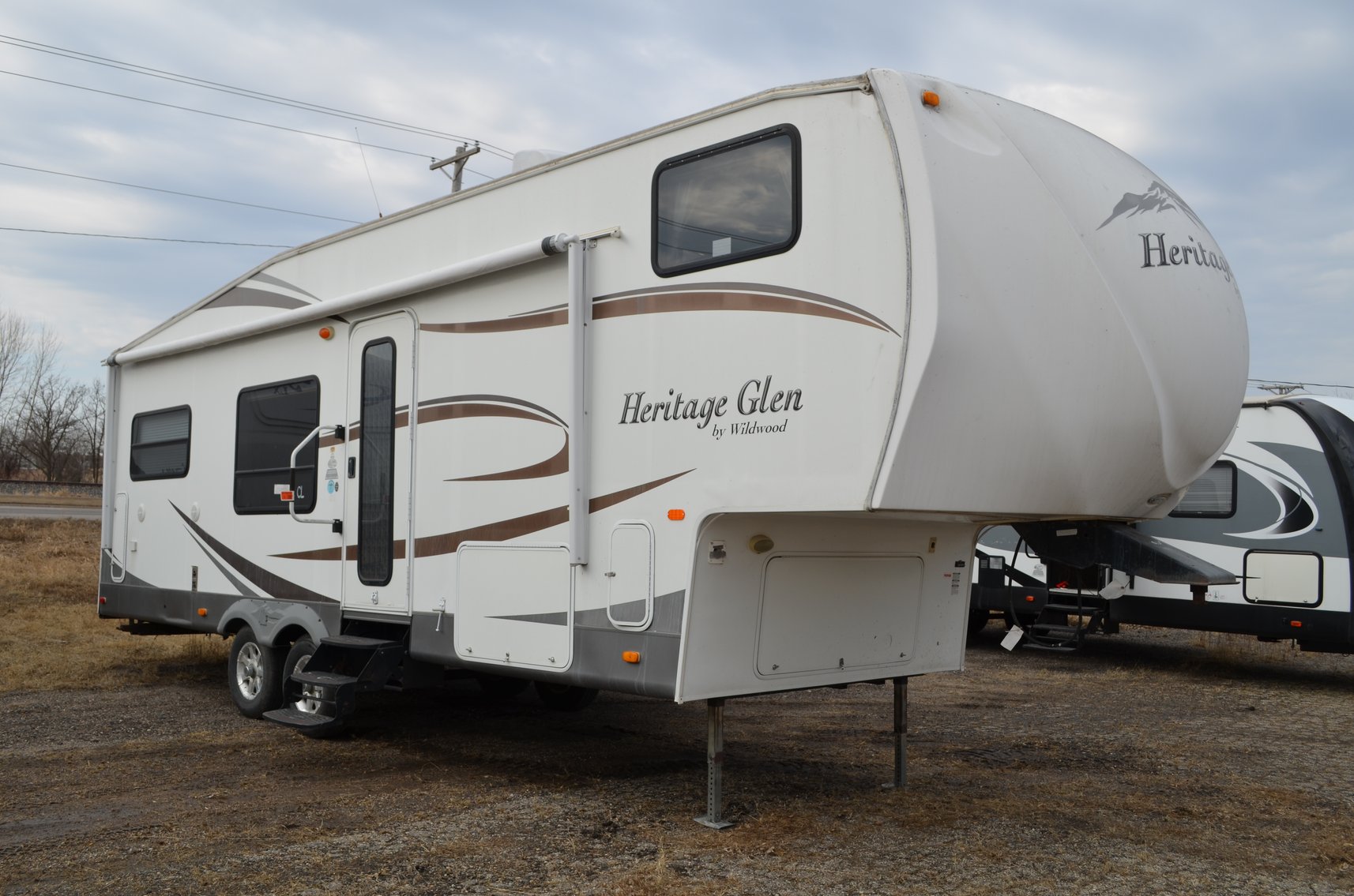 20 Campers: Travel Trailers & 5th Wheels 139867