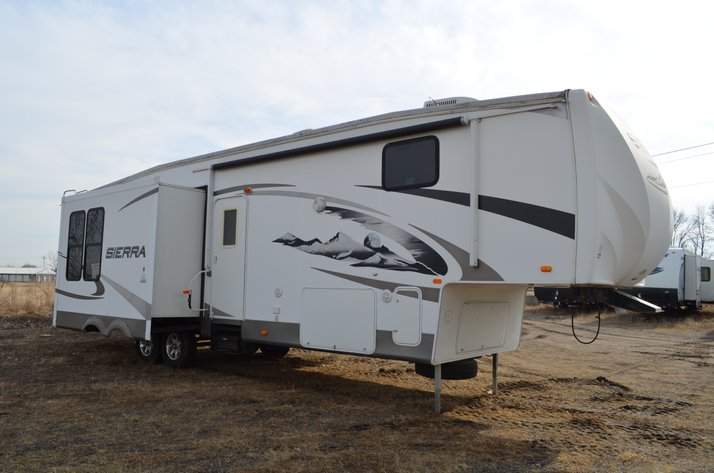 Image for 20 Campers: Travel Trailers & 5th Wheels 139867