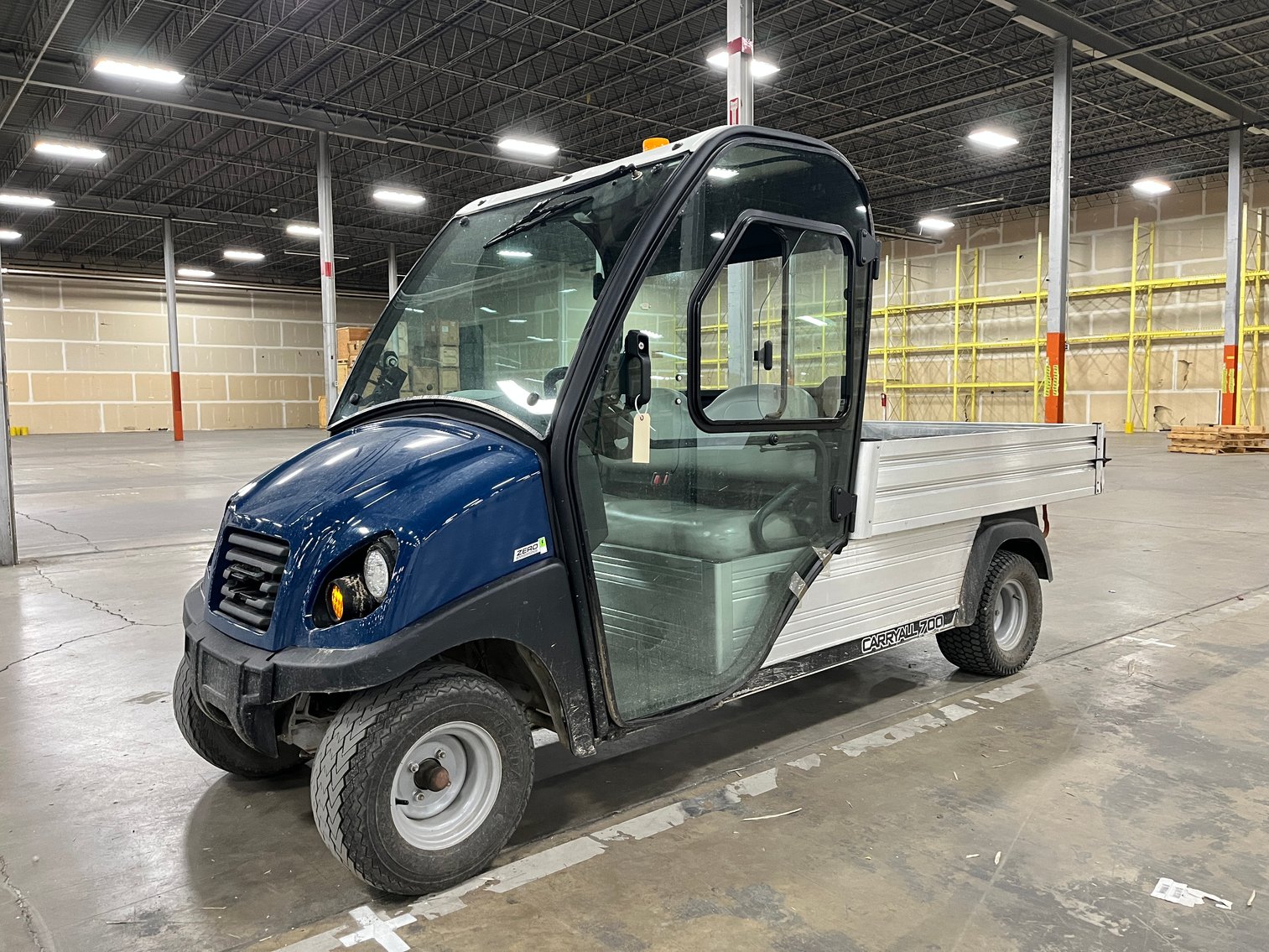 Warehouse Moving Auction: Pallet Racking, Cages, Tables