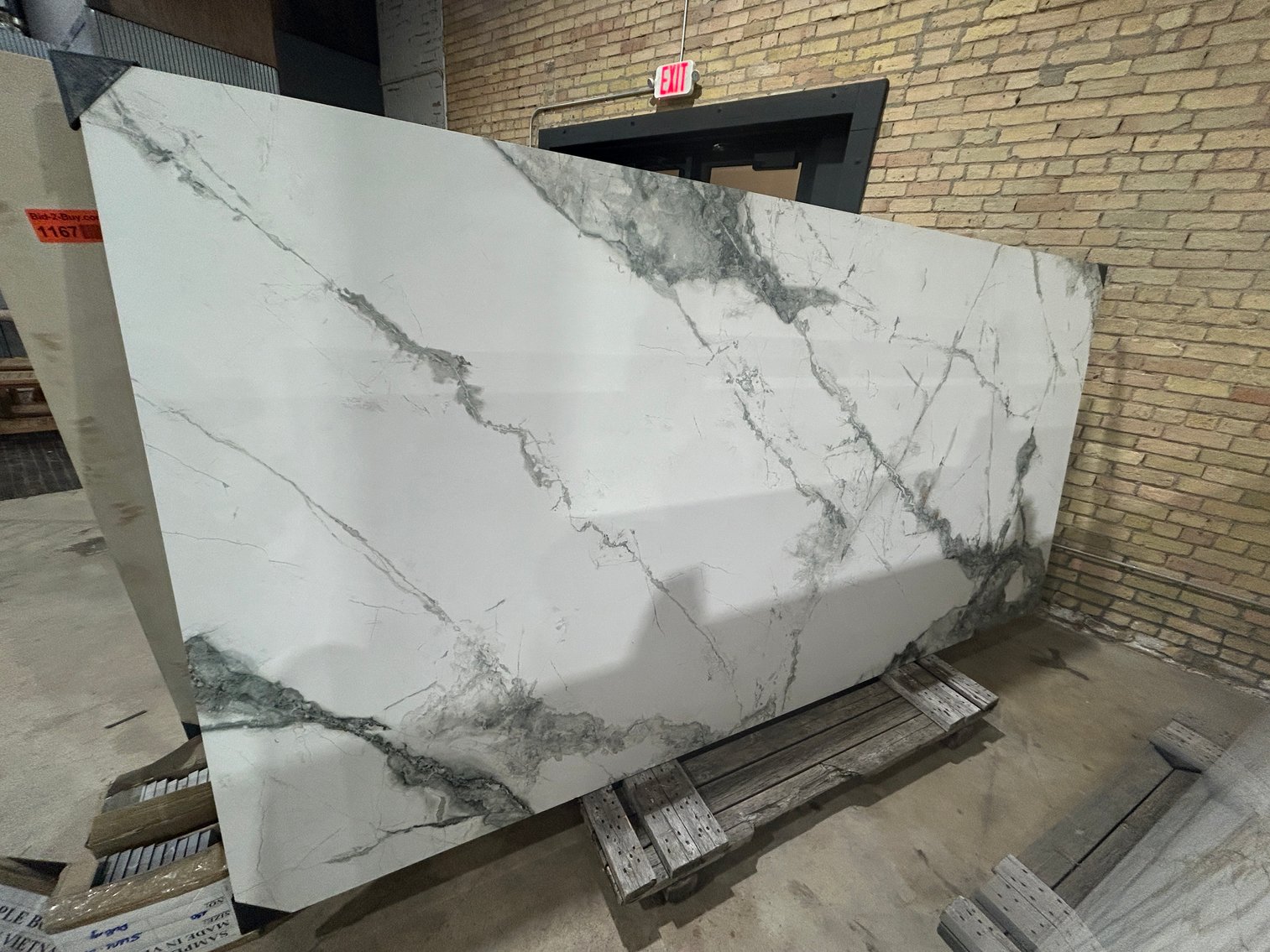 Porcelain Slabs &  Luxury Vinyl Plank Flooring (141212)