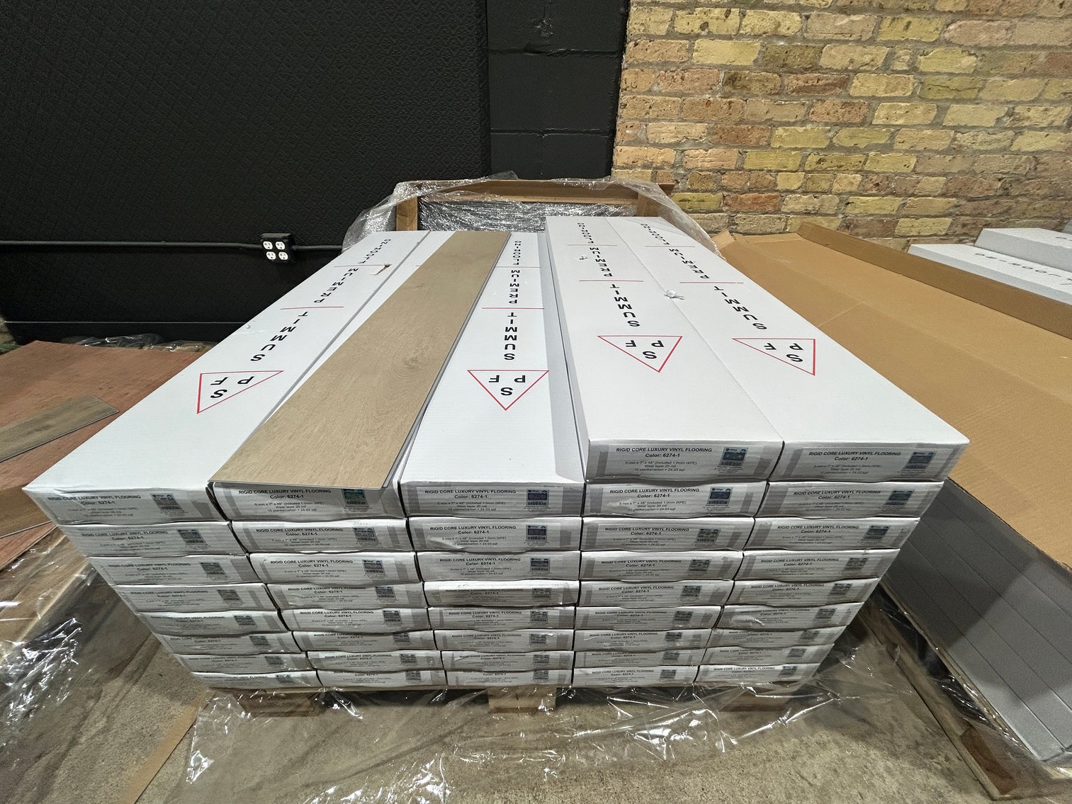 Porcelain Slabs &  Luxury Vinyl Plank Flooring (141212)