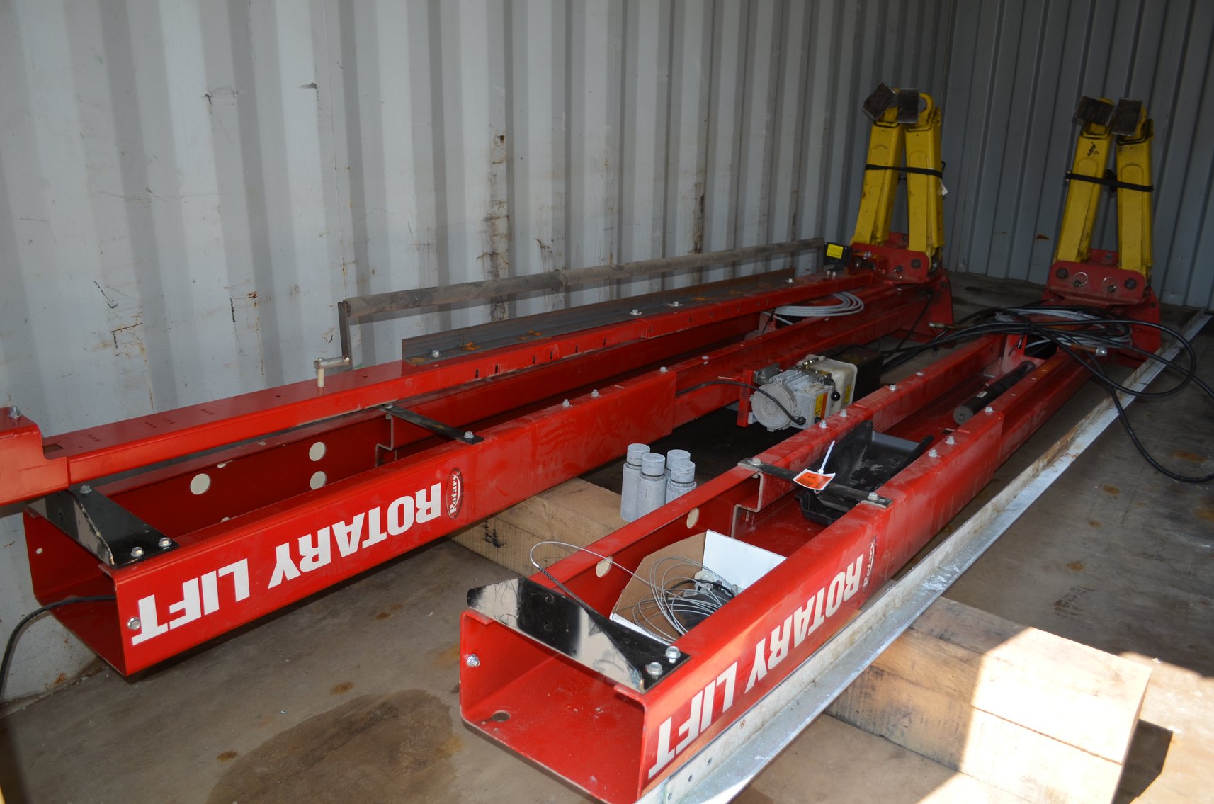 Excavator Contractor Surplus to Ongoing Operations (142004)