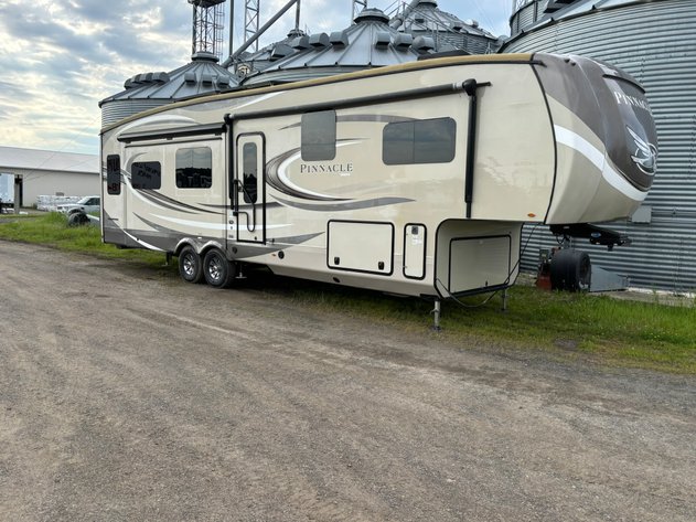 Image for (5) Campers: Travel Trailers, Pop-Up and 5th Wheel (141310)