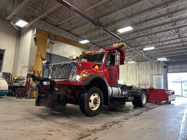 Image for City of Rogers: 2012 International 7500 Work Star Hook Truck,  Roll Off Container, Plow Equipment (142288)