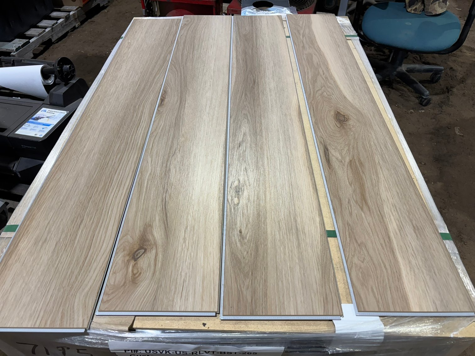 Waterproof Luxury Vinyl Click Plank Flooring (143296)