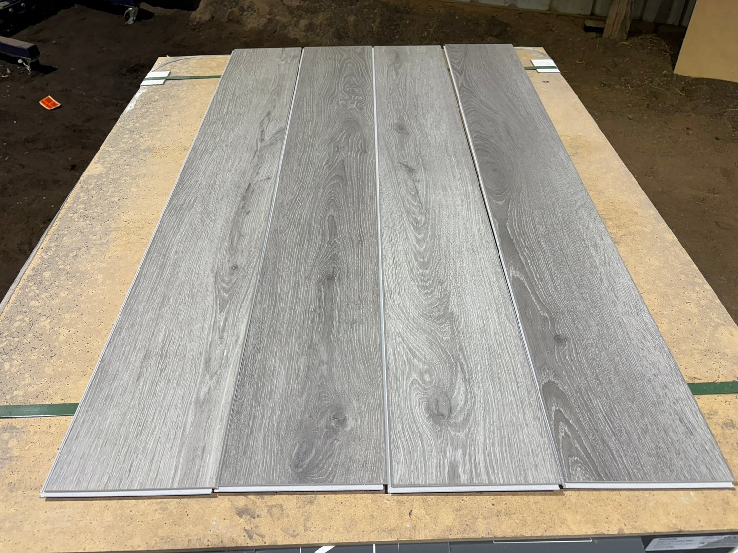 Waterproof Luxury Vinyl Click Plank Flooring (143287)