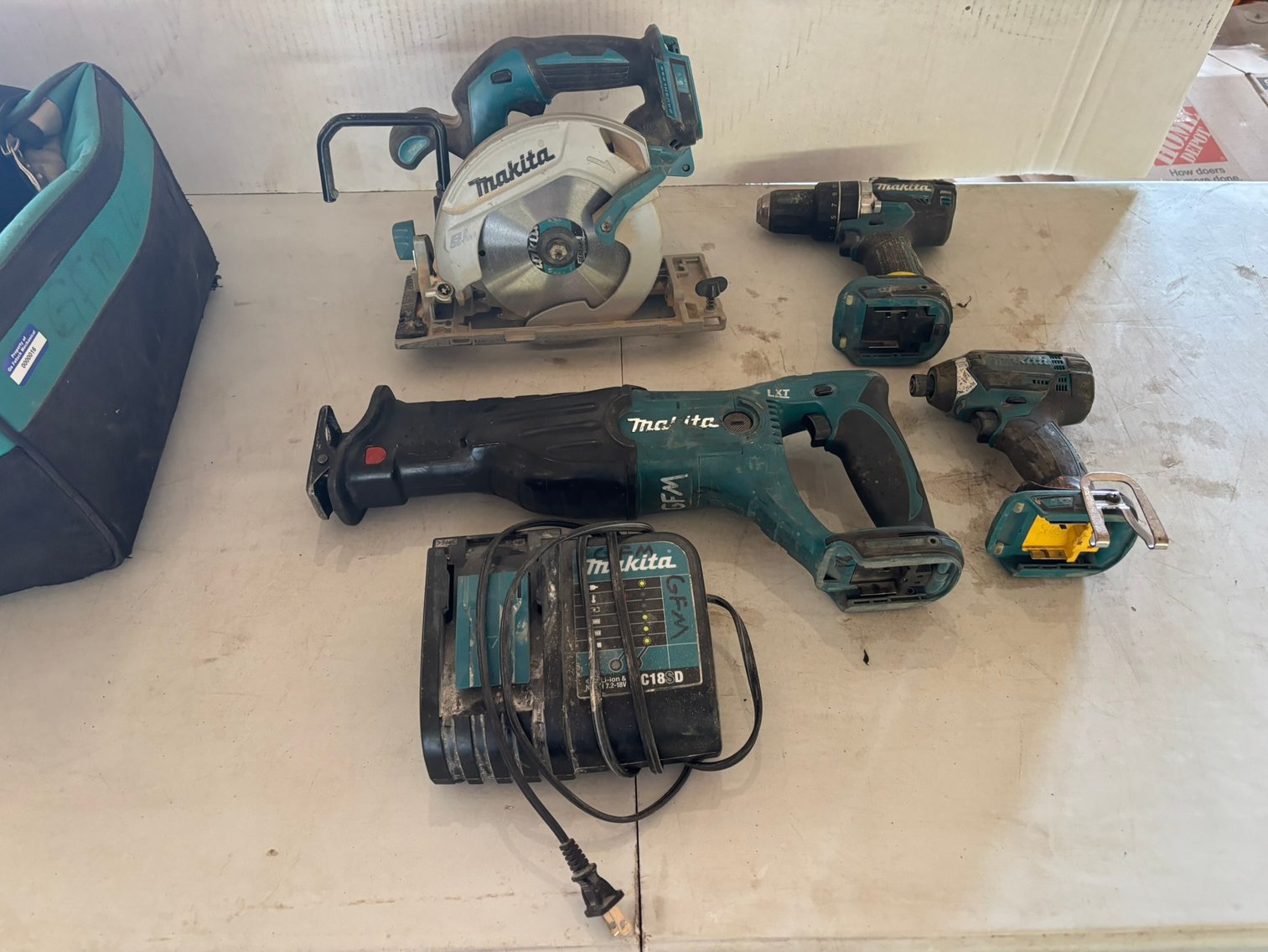 Multi Party: Mechanical Contractor Surplus, Tools, Kayak & More (142606)